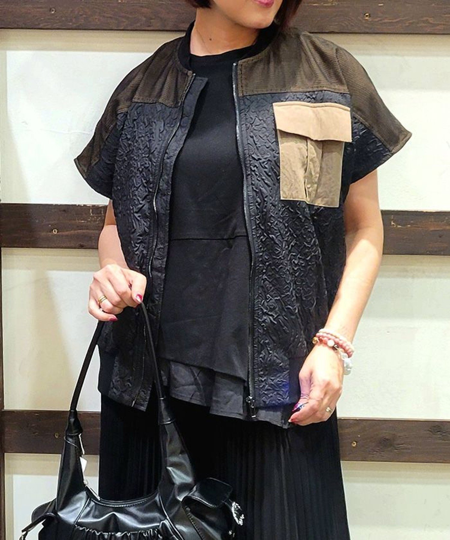 【アクシーズファム/axes femme】の異素材配色フレンチブルゾン インテリア・キッズ・メンズ・レディースファッション・服の通販 founy(ファニー) 　ファッション　Fashion　レディースファッション　Fashion for Women　アウター　Coat / Outerwear Collection　ブルゾンジャケット・スポーティアウター　Blouson Jackets　おすすめ　Recommended / Our Picks　ジャカード／ジャガード　Jacquard, Woven Pattern　タンク　Tank Top, Sleeveless Top　フレンチ　French, French Style　ブルゾン　Blouson, Bomber Jacket　ポケット　Pocket, Pocket Detail　黒|ID: prp329100004600312 ipo3291000000032702580
