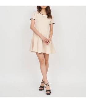【ロイヤルパーティー/ROYAL PARTY】のラインストーンロゴカットミニフレアワンピース 人気、トレンドファッション・服の通販 founy(ファニー) ファッション Fashion レディースファッション Fashion for Women ワンピース Dresses キャップ Cap, Baseball Cap スニーカー Sneakers, Trainers フィット Fit, Slim Fit フレア Flare, Flared |ID:prp329100004600541