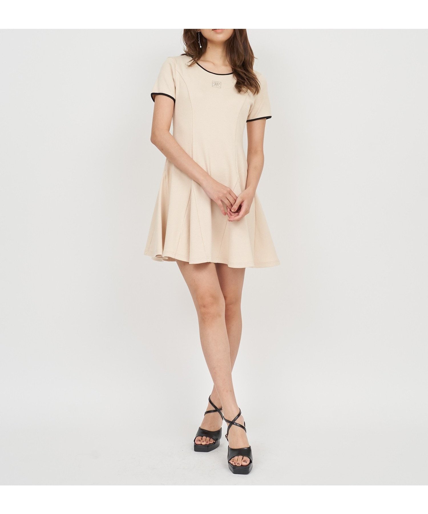 【ロイヤルパーティー/ROYAL PARTY】のラインストーンロゴカットミニフレアワンピース 人気、トレンドファッション・服の通販 founy(ファニー) 　ファッション　Fashion　レディースファッション　Fashion for Women　ワンピース　Dresses　キャップ　Cap, Baseball Cap　スニーカー　Sneakers, Trainers　フィット　Fit, Slim Fit　フレア　Flare, Flared　 other-1|ID: prp329100004600541 ipo3291000000032708582