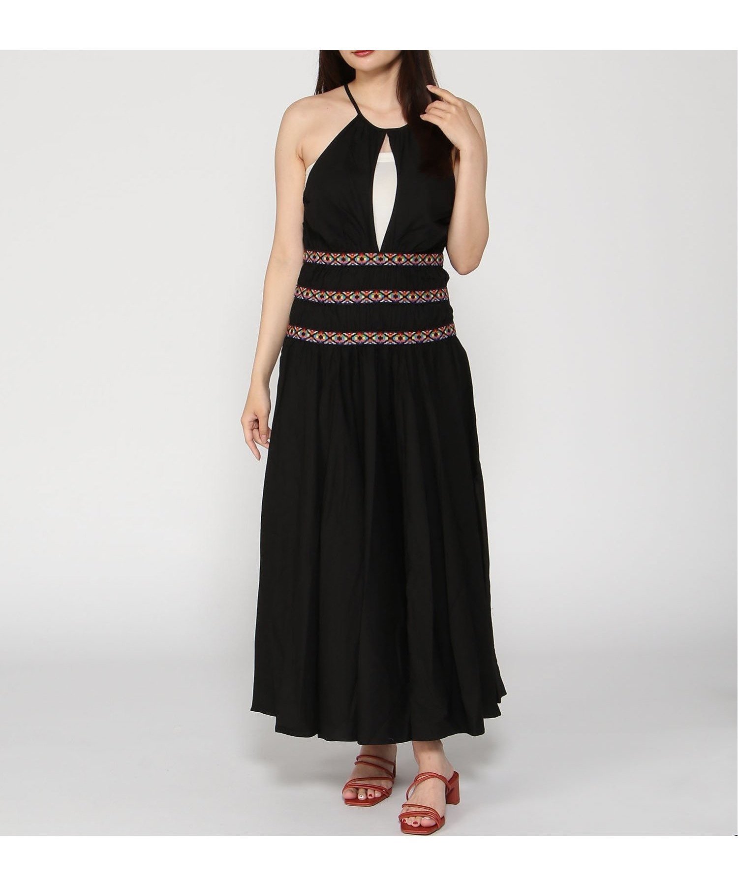 【デシグアル/Desigual】のStella Jean ホルターネック ミディワンピース 人気、トレンドファッション・服の通販 founy(ファニー) 　ファッション　Fashion　レディースファッション　Fashion for Women　ワンピース　Dresses　カラフル　Colorful Design　シューズ　Shoes, Footwear　デニム　Denim, Jeans Material　パターン　Pattern, Design Print　パッチワーク　Patchwork, Mixed Fabric　プリント　Print, Printed Pattern　メンズ　Men's, Menswear　 other-1|ID: prp329100004600552 ipo3291000000032708652