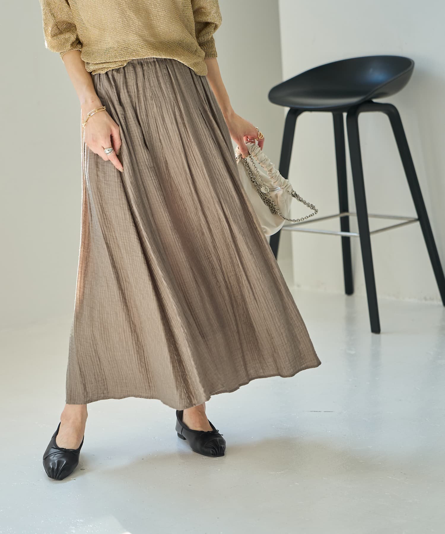【スタイルデリ/STYLE DELI】の縦シボ織りタックギャザーロングスカート インテリア・キッズ・メンズ・レディースファッション・服の通販 founy(ファニー) 　ファッション　Fashion　レディースファッション　Fashion for Women　スカート　Skirts　ロングスカート　Long Skirts / Maxi & Midi Skirts　ギャザー　Gathered, Ruffled　ジャケット　Jacket, Outerwear　スニーカー　Sneakers, Trainers　ドレープ　Drape, Draping Fabric　フレア　Flare, Flared　ペチコート　Petticoat, Underskirt　ミックス　Mix, Mixed Style　ランダム　Random, Irregular　ストーン|ID: prp329100004600590 ipo3291000000032708875