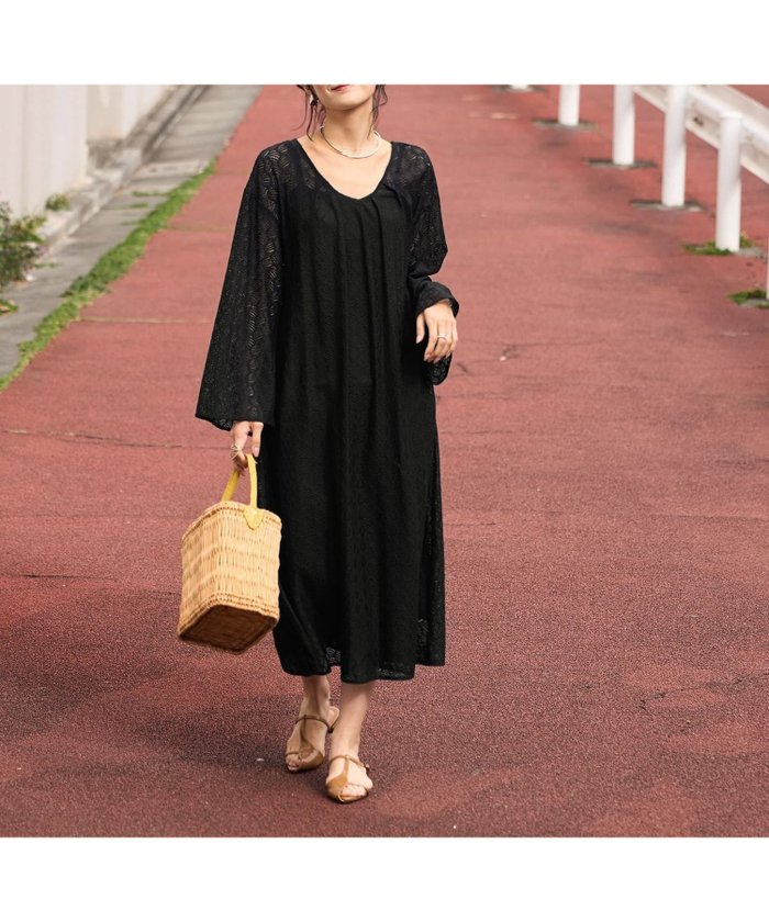 【スタイルデリ/STYLE DELI】の【LUXE】ウェーブレースロングワンピース インテリア・キッズ・メンズ・レディースファッション・服の通販 founy(ファニー) https://founy.com/ ファッション Fashion レディースファッション Fashion for Women ワンピース Dresses インナー Innerwear 春 Spring 秋 Autumn ギャザー Gathered, Ruffled クール Cool, Chic スリット Slit, Slit Detail スリーブ Sleeve, Long Sleeve / Short Sleeve センター Center, Center Line デコルテ Décolleté, Neckline 長袖 Long Sleeve, Full Sleeve フォルム Silhouette, Form フレア Flare, Flared フロント Front, Front Design ペチコート Petticoat, Underskirt ポケット Pocket, Pocket Detail リゾート Resort, Vacation Style ループ Loop, Loop Knit レギンス Leggings, Stretch Pants レース Lace, Lace Fabric ロング Long, Long-Length 夏 Summer 旅行 Travel |ID: prp329100004600598 ipo3291000000032708931
