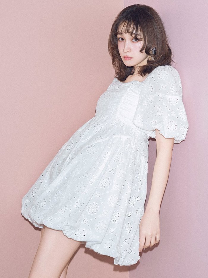 【リリーブラウン/Lily Brown】のパフスリーブバルーンミニワンピース インテリア・キッズ・メンズ・レディースファッション・服の通販 founy(ファニー) https://founy.com/ 雑誌掲載アイテム Magazine Picks & Fashion Features ファッション雑誌 Fashion Magazines スウィート Sweet ファッション Fashion レディースファッション Fashion for Women ワンピース Dresses 5月号 May Issue ギャザー Gathered, Ruffled バルーン Balloon, Balloon Silhouette フィット Fit, Slim Fit リボン Ribbon, Bow レース Lace, Lace Fabric 夏 Summer 雑誌 Magazine, Fashion Magazine |ID: prp329100004600623 ipo3291000000032709225