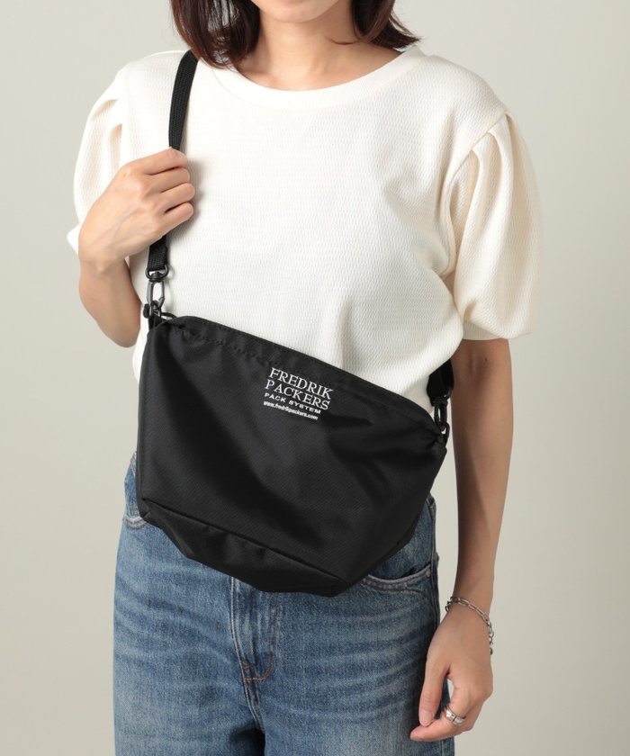 【その他のブランド/Other】のFREDRIK PACKERS/【別注】420D FAM SHOULDER ショルダーバッグ インテリア・キッズ・メンズ・レディースファッション・服の通販 founy(ファニー) https://founy.com/ ファッション Fashion レディースファッション Fashion for Women バッグ Bags 厚底 Platform Shoes スキニー Skinny, Slim Fit スラックス Slacks, Dress Pants デニム Denim, Jeans Material トレンド Trend, Trending Now 定番 Standard, Basic Item パーカー Hoodie, Parka 別注 Limited Edition, Custom Order ラップ Wrap, Wrap Design ワイド Wide, Wide Fit 再入荷 Restock / Back in Stock エレガント 上品 Elegant |ID: prp329100004600653 ipo3291000000032709578