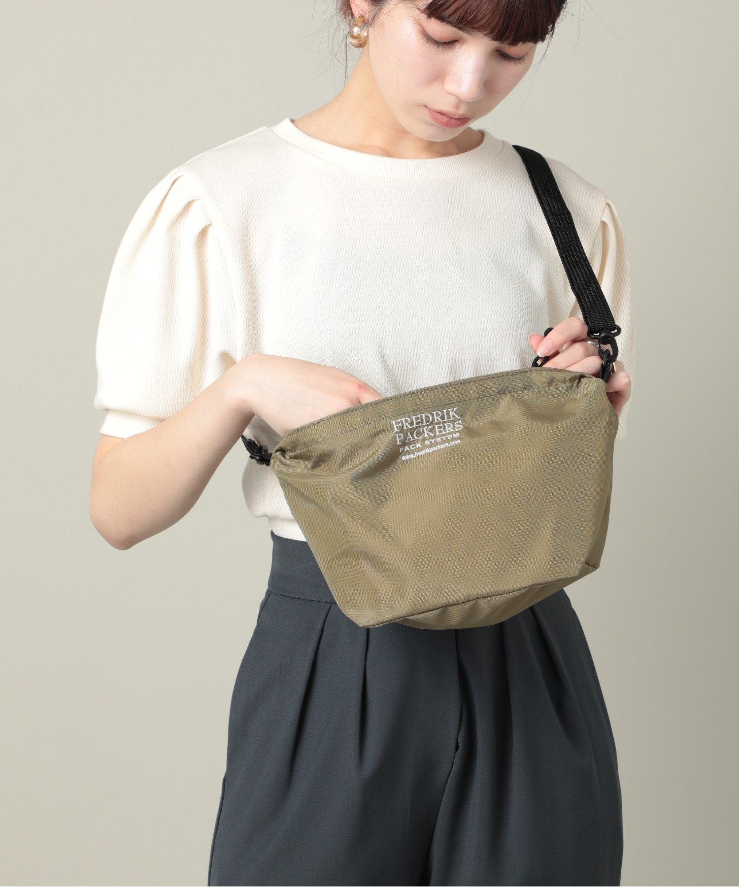 【その他のブランド/Other】のFREDRIK PACKERS/【別注】420D FAM SHOULDER ショルダーバッグ インテリア・キッズ・メンズ・レディースファッション・服の通販 founy(ファニー) 　ファッション　Fashion　レディースファッション　Fashion for Women　バッグ　Bags　厚底　Platform Shoes　スキニー　Skinny, Slim Fit　スラックス　Slacks, Dress Pants　デニム　Denim, Jeans Material　トレンド　Trend, Trending Now　定番　Standard, Basic Item　パーカー　Hoodie, Parka　別注　Limited Edition, Custom Order　ラップ　Wrap, Wrap Design　ワイド　Wide, Wide Fit　再入荷　Restock / Back in Stock　エレガント 上品　Elegant　KHK|ID: prp329100004600653 ipo3291000000032709580