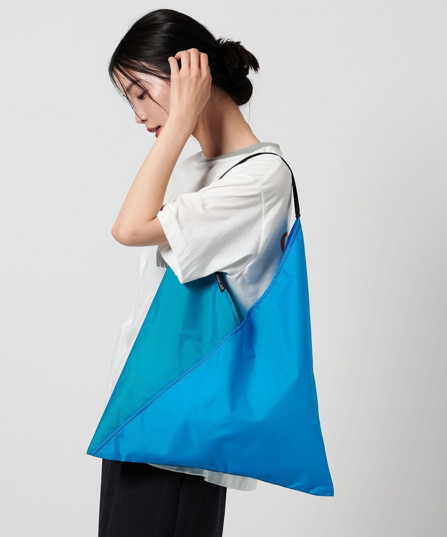 【ビューティ&ユース ユナイテッドアローズ/BEAUTY&YOUTH / UNITED ARROWS】のMELO 2TONE トライアングル トートバッグ 人気、トレンドファッション・服の通販 founy(ファニー) 　ファッション　Fashion　レディースファッション　Fashion for Women　バッグ　Bags　トライアングル　Triangle, Triangular Shape　ニューヨーク　New York, NYC Style　旅行　Travel　 other-1|ID: prp329100004600658 ipo3291000000032709643