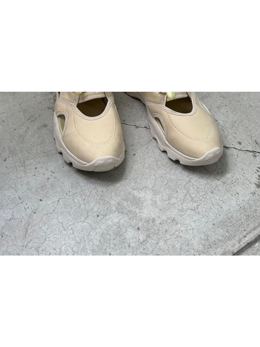 【エミ/emmi】のサンダルスニーカー インテリア・キッズ・メンズ・レディースファッション・服の通販 founy(ファニー) 　ファッション　Fashion　レディースファッション　Fashion for Women　おすすめ　Recommended / Our Picks　インソール　Shoe Insole　クッション　Cushion, Throw Pillow　サンダル　Sandals, Summer Shoes　スニーカー　Sneakers, Trainers　ソックス　Socks, Hosiery　トレンド　Trend, Trending Now　人気　Popular, Best Seller　BEG[037]|ID: prp329100004600668 ipo3291000000032709719