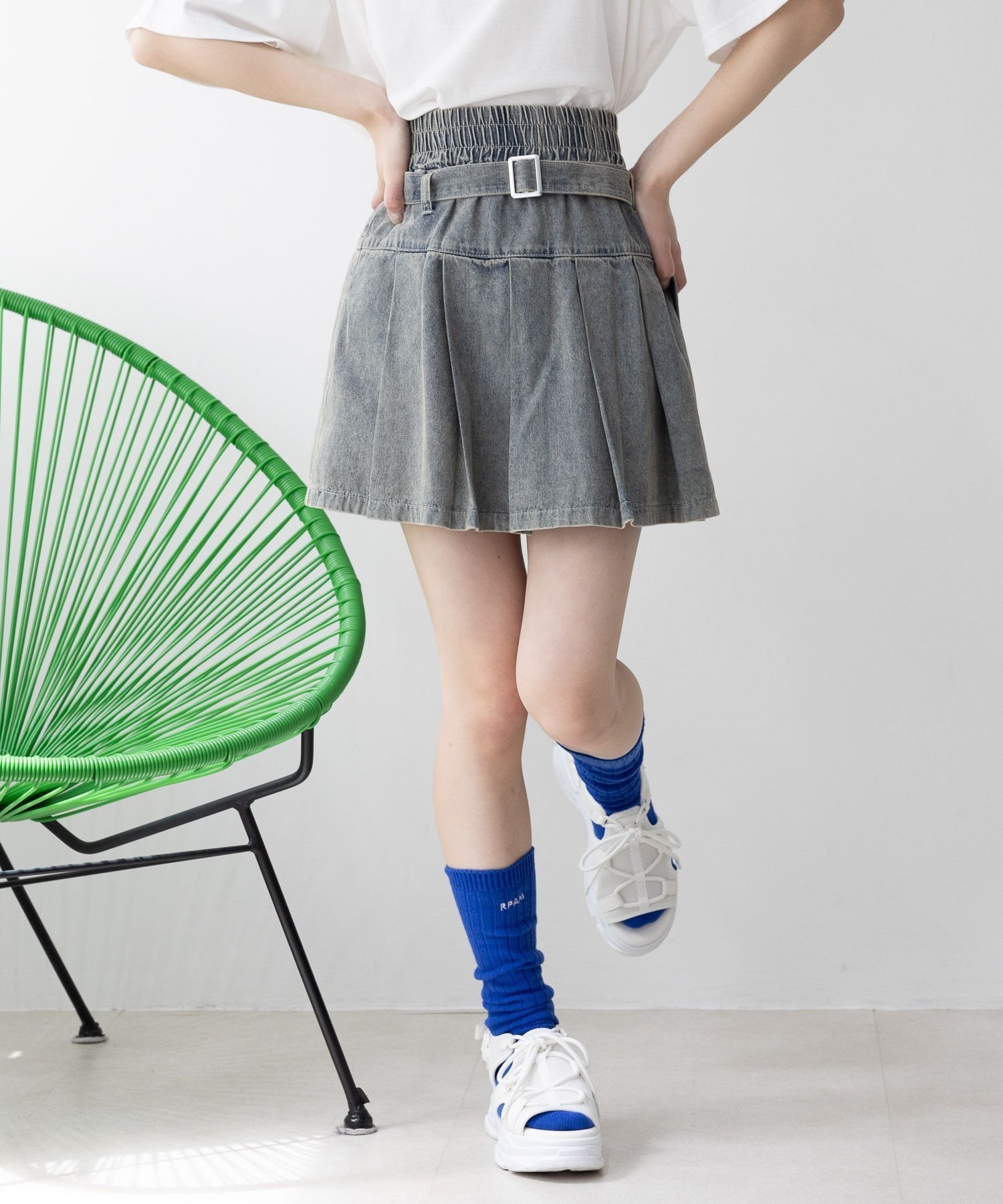 【レピピアルマリオ/repipi armario / KIDS】のライトデニムプリーツスカート インテリア・キッズ・メンズ・レディースファッション・服の通販 founy(ファニー) 　ファッション　Fashion　キッズファッション　Fashion for Kids　デニム　Denim, Jeans Material　プリーツ　Pleats, Pleated　夏　Summer　定番　Standard, Basic Item　春　Spring　S/S・春夏　SS, Spring/Summer, Warm Season　ブルーオーバーダイ80|ID: prp329100004600822 ipo3291000000032710603