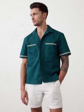 【バナナリパブリック ファクトリーストア/BANANA REPUBLIC FACTORY STORE / MEN】のBANANA REPUBLIC FACTORY STORE エンブロイダリー リゾートオーバーシャツ 人気、トレンドファッション・服の通販 founy(ファニー) ファッション Fashion メンズファッション Fashion for Men エンブロイダリー Embroidery Design ストレート Straight, Straight Cut ポケット Pocket, Pocket Detail リゾート Resort, Vacation Style ヴィンテージ Vintage Style |ID:prp329100004600941