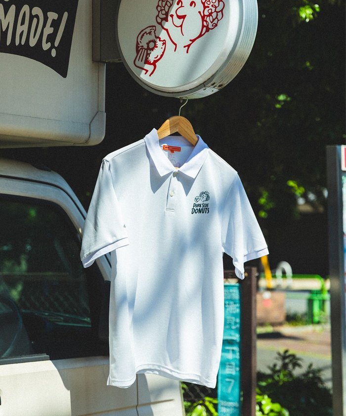 【その他のブランド/Other】のMEN 【別注】PARK SIDE DONUTS / ドーナツボーイ ポロシャツ【DRY・UV・STRETCH】. インテリア・キッズ・メンズ・レディースファッション・服の通販 founy(ファニー) https://founy.com/ ファッション Fashion メンズファッション Fashion for Men コレクション Collection, Seasonal Line 吸水 Absorbent, Quick-Dry 軽量 Lightweight, Ultra Light ストレッチ Stretch, Stretchy Fabric 定番 Standard, Basic Item 人気 Popular, Best Seller パフォーマンス Performance, Active Function フロント Front, Front Design プリント Print, Printed Pattern ポロシャツ Polo Shirt, Collared Tee 別注 Limited Edition, Custom Order メッシュ Mesh, Net Fabric ゴルフ Golf |ID: prp329100004601077 ipo3291000000032712472