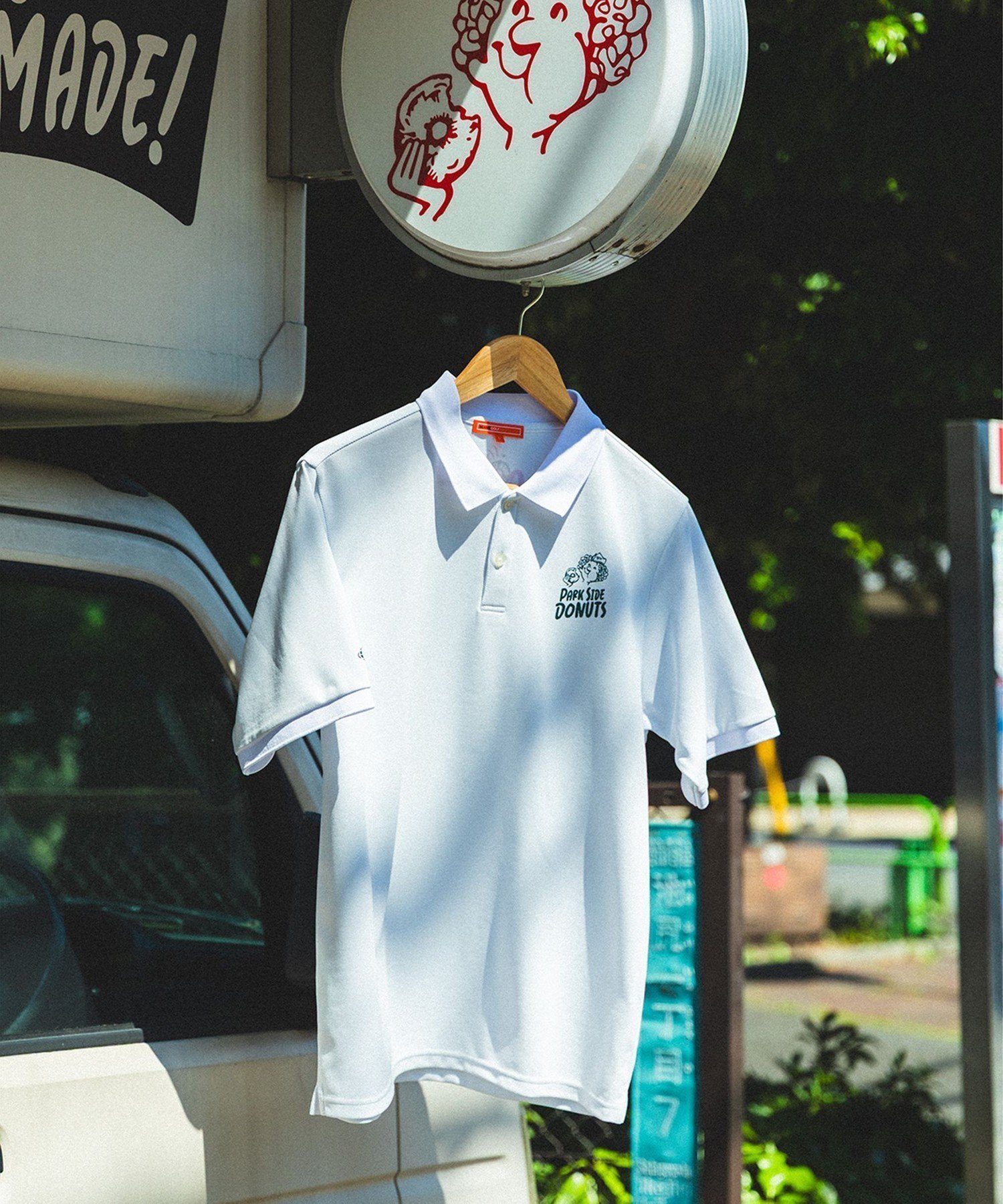 【その他のブランド/Other】のMEN 【別注】PARK SIDE DONUTS / ドーナツボーイ ポロシャツ【DRY・UV・STRETCH】. 人気、トレンドファッション・服の通販 founy(ファニー) 　ファッション　Fashion　メンズファッション　Fashion for Men　コレクション　Collection, Seasonal Line　吸水　Absorbent, Quick-Dry　軽量　Lightweight, Ultra Light　ストレッチ　Stretch, Stretchy Fabric　定番　Standard, Basic Item　人気　Popular, Best Seller　パフォーマンス　Performance, Active Function　フロント　Front, Front Design　プリント　Print, Printed Pattern　ポロシャツ　Polo Shirt, Collared Tee　別注　Limited Edition, Custom Order　メッシュ　Mesh, Net Fabric　ゴルフ　Golf　 other-1|ID: prp329100004601077 ipo3291000000032712472