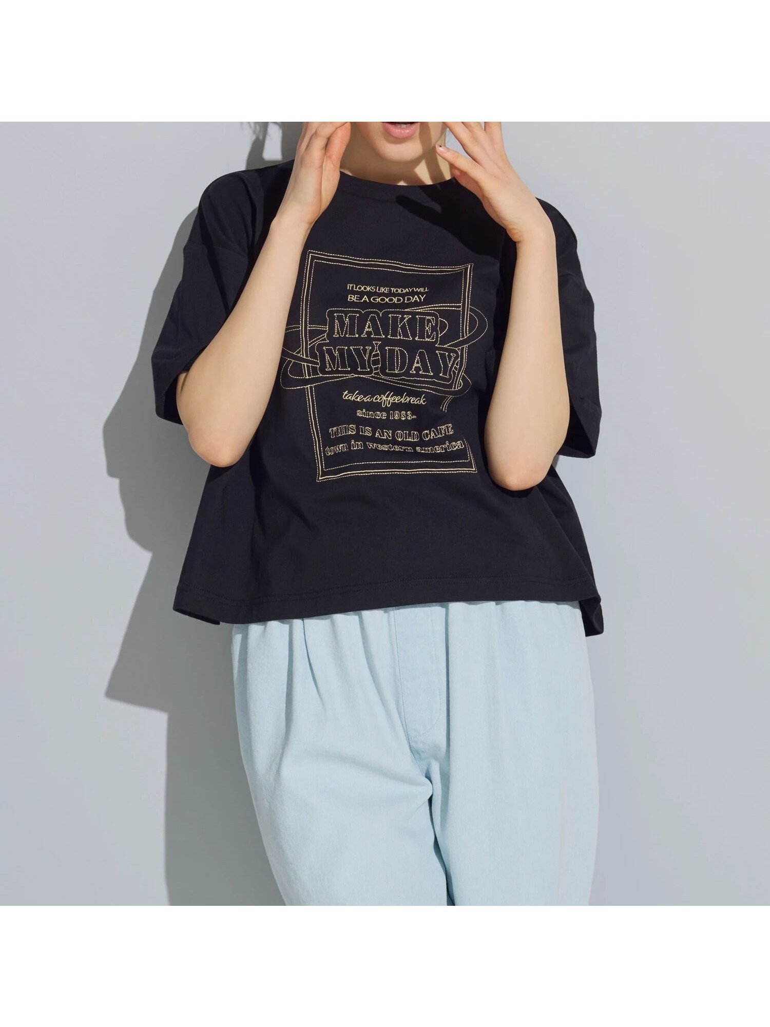 【サマンサモスモス/Samansa Mos2】の接触冷感 刺繍ロゴアソートTシャツ インテリア・キッズ・メンズ・レディースファッション・服の通販 founy(ファニー) 　ファッション　Fashion　レディースファッション　Fashion for Women　トップス・カットソー　Cut & Sew Tops　シャツ・ブラウス・オフィスカジュアル　Elegant Blouses & Button-Ups　ロングTシャツ・Tシャツ　Longline T-Shirts & Tees　リラックス　Relax, Relaxed Fit　ブラック|ID: prp329100004601088 ipo3291000000033582444