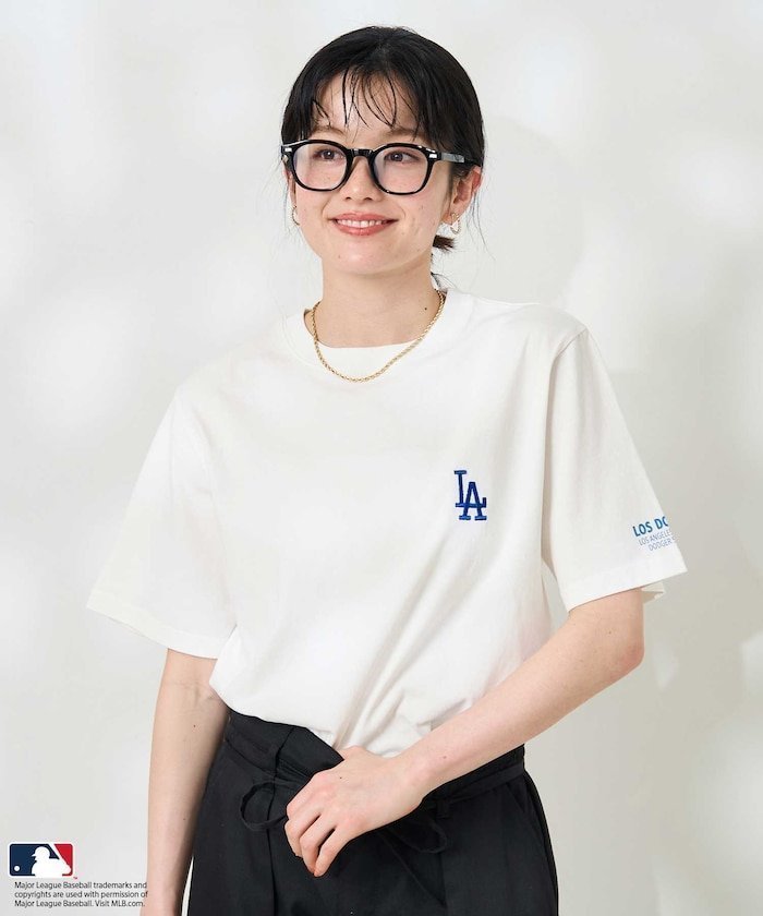 【フリークスストア/FREAK'S STORE】のMLB ロゴTシャツ 25SS インテリア・キッズ・メンズ・レディースファッション・服の通販 founy(ファニー) 　ファッション　Fashion　レディースファッション　Fashion for Women　トップス・カットソー　Cut & Sew Tops　シャツ・ブラウス・オフィスカジュアル　Elegant Blouses & Button-Ups　ロングTシャツ・Tシャツ　Longline T-Shirts & Tees　2025年　2025　2025春夏・S/S　Spring/Summer 2025 SS25　シンプル　Simple, Minimal　スペシャル　Special, Limited Edition　スポーツ　Sports, Activewear　ブルゾン　Blouson, Bomber Jacket　ミックス　Mix, Mixed Style　ワンポイント　One Point, Statement Accent　人気　Popular, Best Seller　夏　Summer　S/S・春夏　SS, Spring/Summer, Warm Season　オフホワイト|ID: prp329100004601089 ipo3291000000033501612