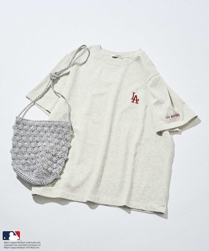 【フリークスストア/FREAK'S STORE】のMLB ロゴTシャツ 25SS インテリア・キッズ・メンズ・レディースファッション・服の通販 founy(ファニー) 　ファッション　Fashion　レディースファッション　Fashion for Women　トップス・カットソー　Cut & Sew Tops　シャツ・ブラウス・オフィスカジュアル　Elegant Blouses & Button-Ups　ロングTシャツ・Tシャツ　Longline T-Shirts & Tees　2025年　2025　2025春夏・S/S　Spring/Summer 2025 SS25　シンプル　Simple, Minimal　スペシャル　Special, Limited Edition　スポーツ　Sports, Activewear　ブルゾン　Blouson, Bomber Jacket　ミックス　Mix, Mixed Style　ワンポイント　One Point, Statement Accent　人気　Popular, Best Seller　夏　Summer　S/S・春夏　SS, Spring/Summer, Warm Season　ライトグレー|ID: prp329100004601089 ipo3291000000033501613