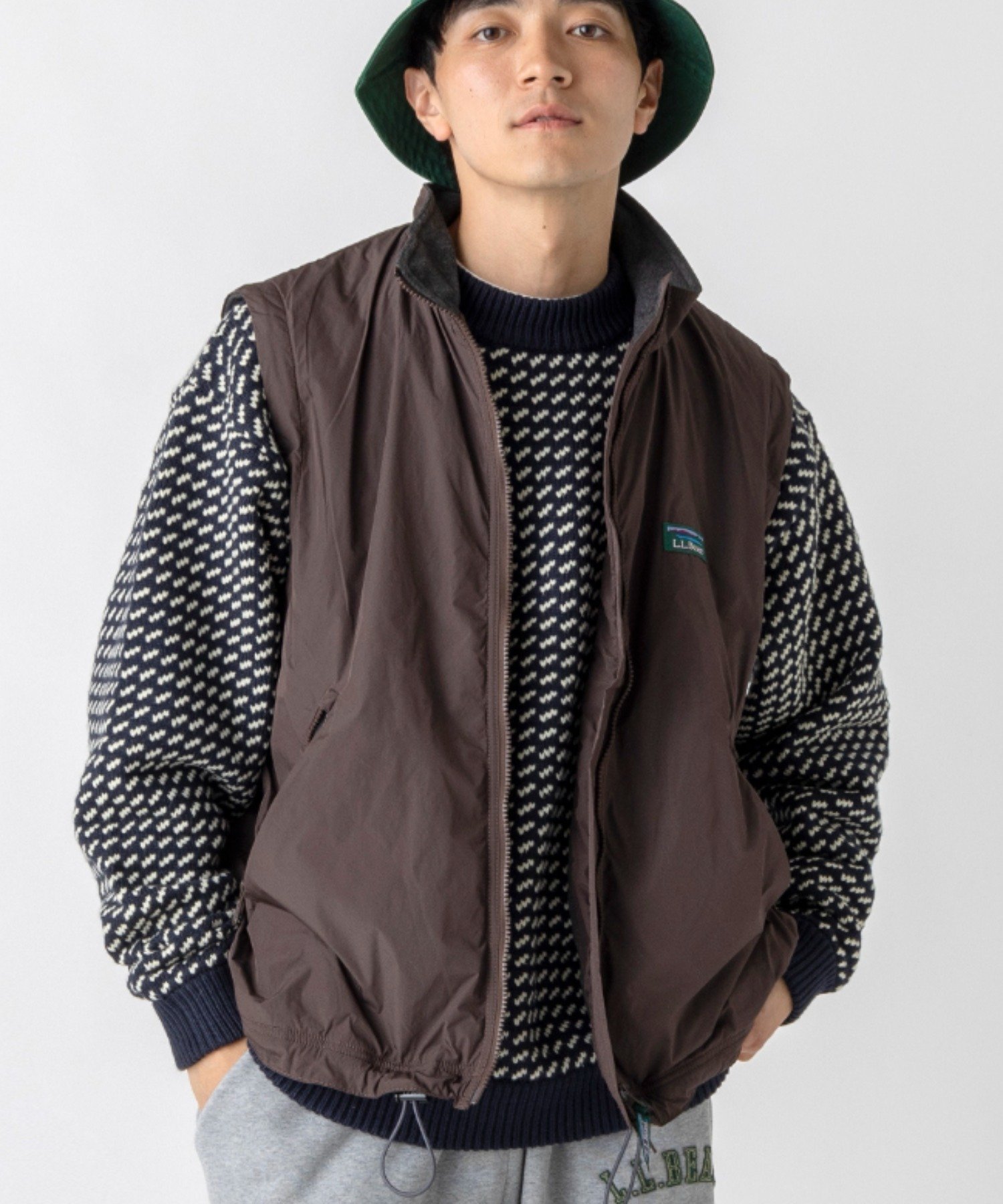 【エルエルビーン/L.L.Bean / MEN】の【JAPAN EDITION】ラヴェル・マイクロフリース・ラインド・ベスト インテリア・キッズ・メンズ・レディースファッション・服の通販 founy(ファニー) 　ファッション　Fashion　メンズファッション　Fashion for Men　アウトドア　Outdoor Clothing　ウォーム　Warm Fabric　コレクション　Collection, Seasonal Line　軽量　Lightweight, Ultra Light　ジャケット　Jacket, Outerwear　タフタ　Taffeta, Structured Fabric　トラベル　Travel, Travel Gear　トレンド　Trend, Trending Now　ドローコード　Drawcord, Drawstring Cord　定番　Standard, Basic Item　フィット　Fit, Slim Fit　ベスト　Vest, Waistcoat　ポケット　Pocket, Pocket Detail　旅行　Travel　Chocolate|ID: prp329100004601095 ipo3291000000032712699