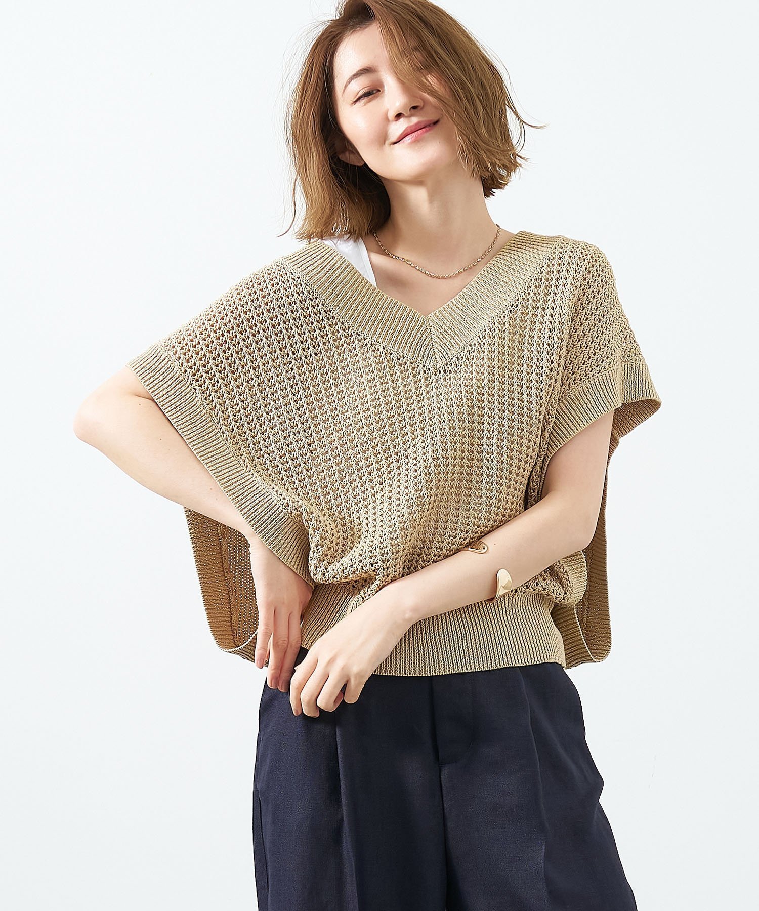 【マイカ ディール/MICA & DEAL】のVネックニットベスト インテリア・キッズ・メンズ・レディースファッション・服の通販 founy(ファニー) 　ファッション　Fashion　レディースファッション　Fashion for Women　アウター　Coat / Outerwear Collection　トップス・カットソー　Cut & Sew Tops　ニット　Knit Tops & Sweaters　ベスト&ジレ / 重ね着スタイル　Vests & Gilets　Vネックトップス　V-Neck Tops / V-Cut Neckline Shirts　インナー　Innerwear　キャミソール　Camisole, Spaghetti Strap Top　タンク　Tank Top, Sleeveless Top　おすすめ　Recommended / Our Picks　夏　Summer　BEIGE|ID: prp329100004601101 ipo3291000000032712757