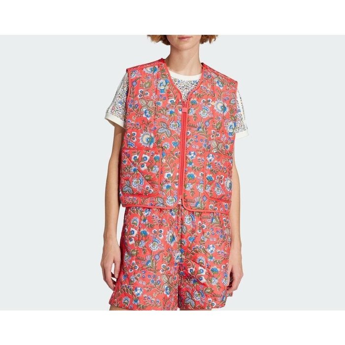【アディダス/adidas】の【公式】アディダス adidas adidas Originals × Liberty London キルトベスト インテリア・キッズ・メンズ・レディースファッション・服の通販 founy(ファニー) https://founy.com/ ファッション Fashion レディースファッション Fashion for Women アウター Coat / Outerwear Collection トップス・カットソー Cut & Sew Tops ベスト&ジレ / 重ね着スタイル Vests & Gilets キルティング Quilted, Quilting キルト Quilt, Quilted Fabric コラボ Collaboration, Collab スタイリッシュ Stylish, Fashionable プリント Print, Printed Pattern ベスト Vest, Waistcoat 長袖 Long Sleeve, Full Sleeve |ID: prp329100004601111 ipo3291000000032712859