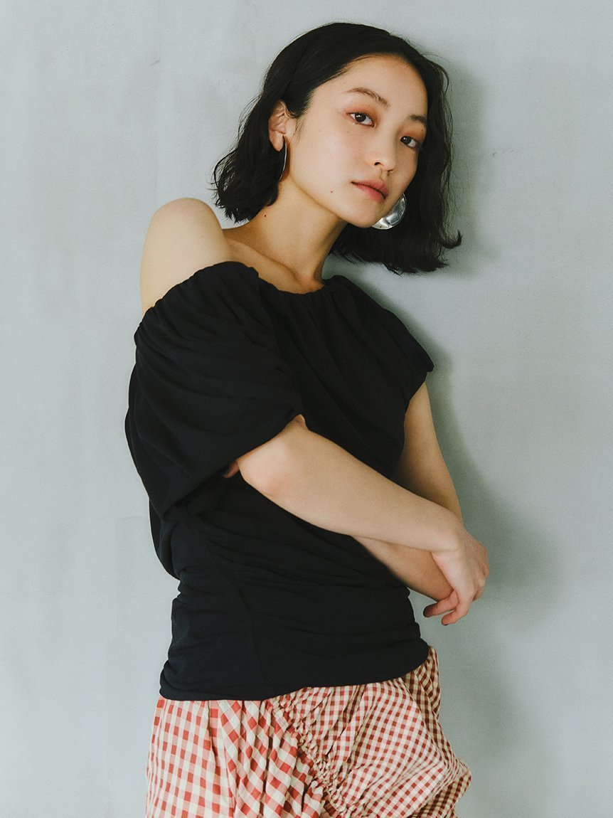 【スタイリング/styling】のワンショルダーギャザートップス インテリア・キッズ・メンズ・レディースファッション・服の通販 founy(ファニー) 　ファッション　Fashion　レディースファッション　Fashion for Women　トップス・カットソー　Cut & Sew Tops　おすすめ　Recommended / Our Picks　アシンメトリー　Asymmetrical Style　ギャザー　Gathered, Ruffled　サンダル　Sandals, Summer Shoes　ショート　Short, Short Length　スニーカー　Sneakers, Trainers　ダウン　Down, Puffer　ドレス　Dress, One-Piece　バランス　Balance, Style Balance　フィット　Fit, Slim Fit　フラット　Flat, Flat Shoes　今季　This Season, Current Season　BLK[009]|ID: prp329100004601165 ipo3291000000032713171