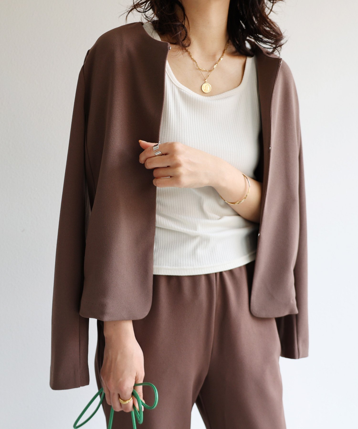 【その他のブランド/Other】の梨地ポンチ クルーネック ノーカラー ジャケット 人気、トレンドファッション・服の通販 founy(ファニー) 　ファッション　Fashion　レディースファッション　Fashion for Women　アウター　Coat / Outerwear Collection　レディースジャケット・軽アウター　Jackets　ノーカラージャケット / シンプル上品コーデ　Collarless Jackets　オケージョン　Occasion Wear　カットソー　Cut and Sewn Top　ジャケット　Jacket, Outerwear　ジョーゼット　Georgette, Semi-Sheer Fabric　ストレッチ　Stretch, Stretchy Fabric　セットアップ　Set-Up, Coordinated Outfit　フロント　Front, Front Design　ポケット　Pocket, Pocket Detail　ワーク　Workwear, Utility Style　楽ちん　Easy Fit, Comfortable　洗える　Machine Washable　 other-1|ID: prp329100004601214 ipo3291000000032713529