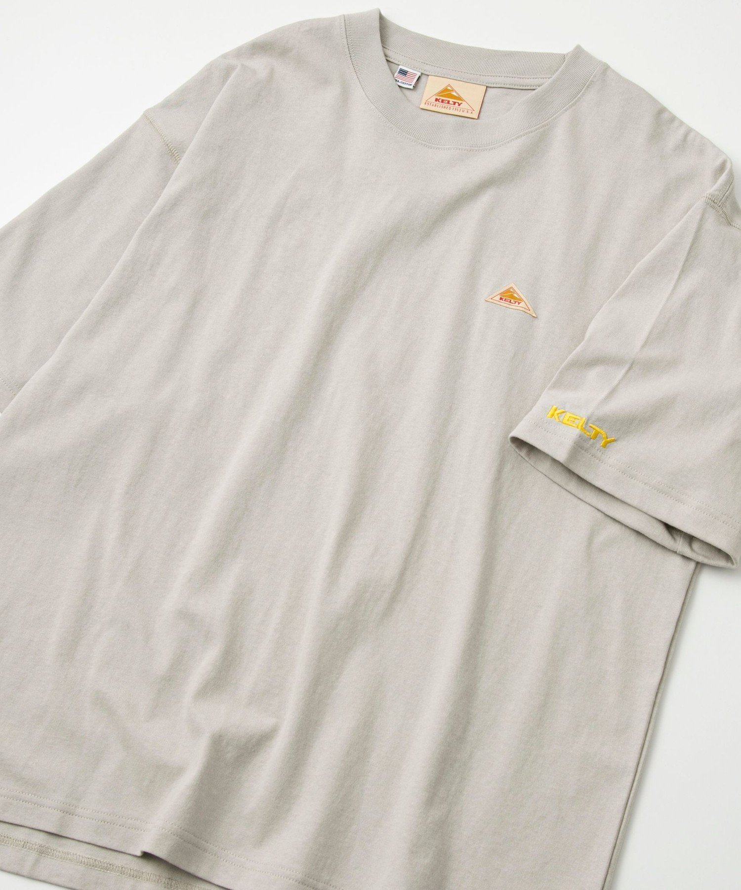 【コーエン/COEN】のKELTY(ケルティ)別注ワンポイントロゴTシャツ インテリア・キッズ・メンズ・レディースファッション・服の通販 founy(ファニー) 　ファッション　Fashion　レディースファッション　Fashion for Women　トップス・カットソー　Cut & Sew Tops　シャツ・ブラウス・オフィスカジュアル　Elegant Blouses & Button-Ups　ロングTシャツ・Tシャツ　Longline T-Shirts & Tees　アウトドア　Outdoor Clothing　カリフォルニア　California, Cali Style　シンプル　Simple, Minimal　別注　Limited Edition, Custom Order　メンズ　Men's, Menswear　リラックス　Relax, Relaxed Fit　ワンポイント　One Point, Statement Accent　おすすめ　Recommended / Our Picks　LT.GRAY|ID: prp329100004601223 ipo3291000000032713641