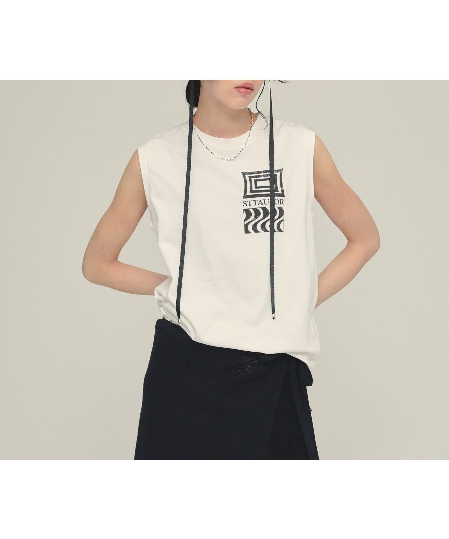【ジーナシス/JEANASiS】のArt Logo Tee NS インテリア・キッズ・メンズ・レディースファッション・服の通販 founy(ファニー) 　ファッション　Fashion　レディースファッション　Fashion for Women　おすすめ　Recommended / Our Picks　シンプル　Simple, Minimal　ノースリーブ　Sleeveless, No-Sleeve　オフホワイト|ID: prp329100004601305 ipo3291000000032714282
