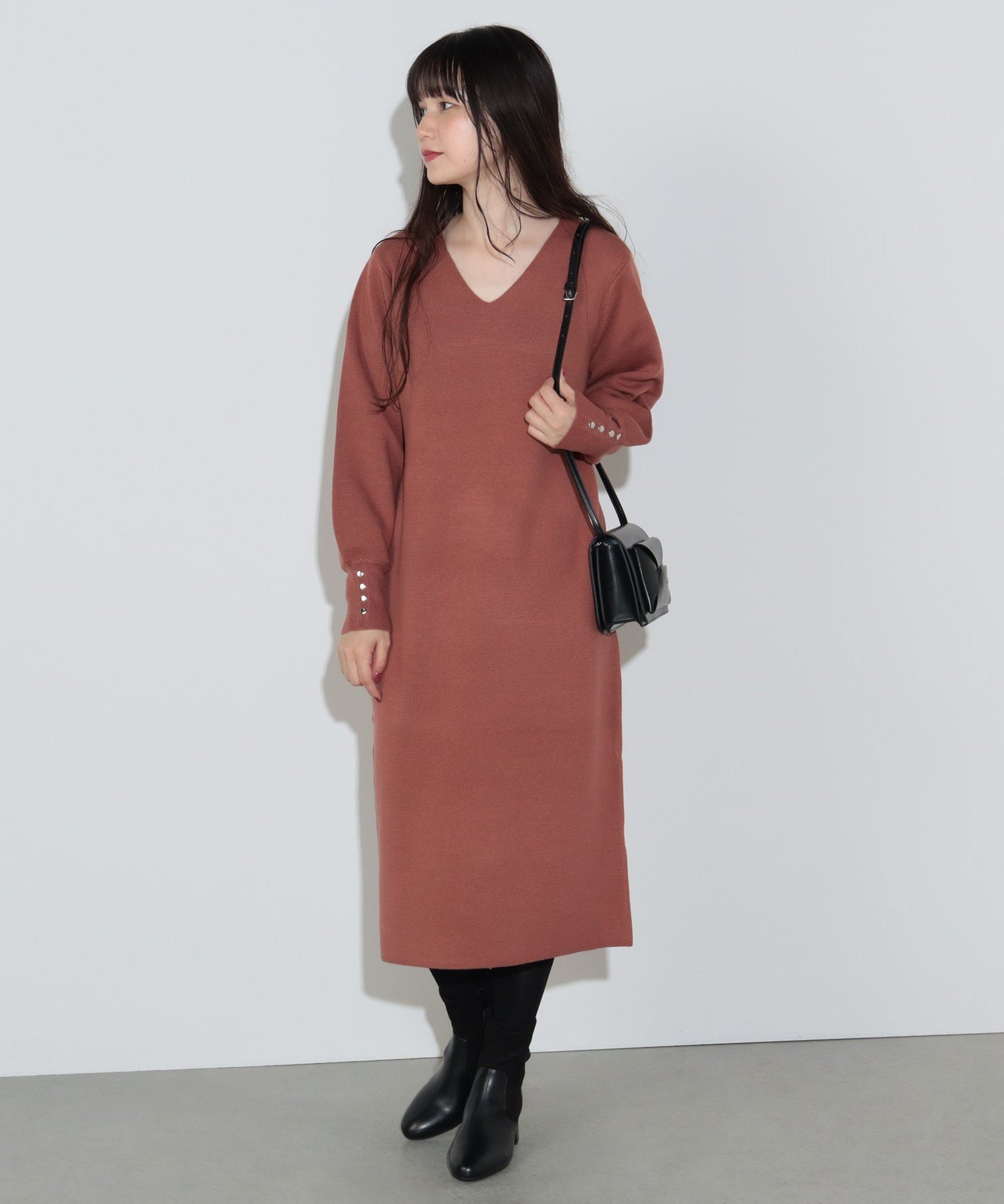 【その他のブランド/Other】のVネック ロングニット ワンピース 人気、トレンドファッション・服の通販 founy(ファニー) 　ファッション　Fashion　レディースファッション　Fashion for Women　ワンピース　Dresses　ニットワンピース　Knit Dresses　シンプル　Simple, Minimal　ストレート　Straight, Straight Cut　デコルテ　Décolleté, Neckline　リラックス　Relax, Relaxed Fit　ロング　Long, Long-Length　エレガント 上品　Elegant　 other-1|ID: prp329100004601312 ipo3291000000032714330