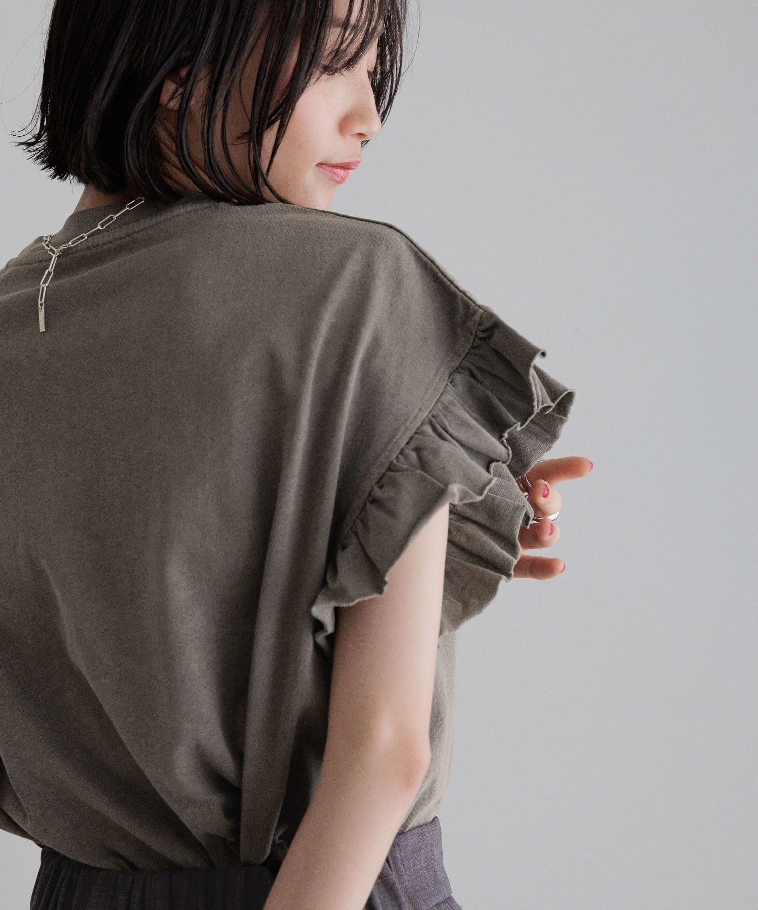 【ローリーズファーム/LOWRYS FARM】のピグメントフリルSS インテリア・キッズ・メンズ・レディースファッション・服の通販 founy(ファニー) 　ファッション　Fashion　レディースファッション　Fashion for Women　おすすめ　Recommended / Our Picks　フリル　Frill, Ruffle　夏　Summer　春　Spring　S/S・春夏　SS, Spring/Summer, Warm Season　チャコールグレー|ID: prp329100004601324 ipo3291000000032714434