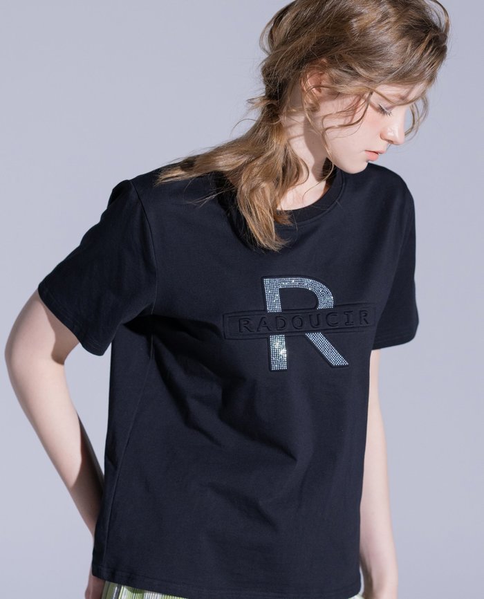 【その他のブランド/Other】のエンボス ラインストーンTシャツ インテリア・キッズ・メンズ・レディースファッション・服の通販 founy(ファニー) https://founy.com/ ファッション Fashion レディースファッション Fashion for Women トップス・カットソー Cut & Sew Tops シャツ・ブラウス・オフィスカジュアル Elegant Blouses & Button-Ups ロングTシャツ・Tシャツ Longline T-Shirts & Tees おすすめ Recommended / Our Picks シンプル Simple, Minimal スタイリッシュ Stylish, Fashionable ストーン Stone, Gem-Like スラックス Slacks, Dress Pants デニム Denim, Jeans Material ボックス Boxy, Box Shape リラックス Relax, Relaxed Fit |ID: prp329100004601325 ipo3291000000032714435