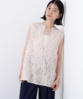 【エヌ ナチュラルビューティーベーシック/N.Natural Beauty basic】のレース刺繍ベスト 人気、トレンドファッション・服の通販 founy(ファニー) ファッション Fashion レディースファッション Fashion for Women アウター Coat / Outerwear Collection トップス・カットソー Cut & Sew Tops ベスト&ジレ / 重ね着スタイル Vests & Gilets おすすめ Recommended / Our Picks インナー Innerwear キャミソール Camisole, Spaghetti Strap Top シアー Sheer, See-Through シフォン Chiffon, Lightweight Fabric チュール Tulip, Tulip Motif ベスト Vest, Waistcoat レース Lace, Lace Fabric ロング Long, Long-Length 長袖 Long Sleeve, Full Sleeve |ID:prp329100004601343