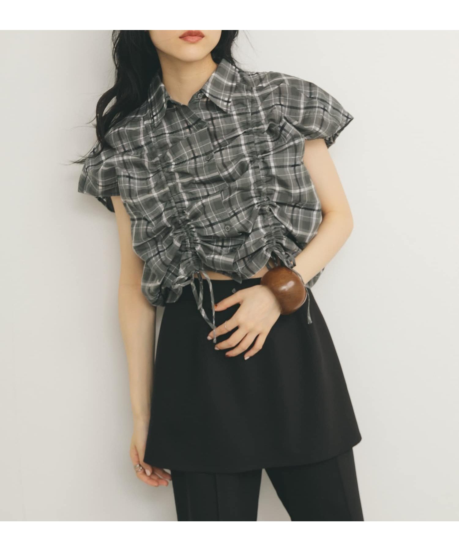 【ケービーエフ/KBF / URBAN RESEARCH】のドロストシアーチェックブラウス インテリア・キッズ・メンズ・レディースファッション・服の通販 founy(ファニー) 　ファッション　Fashion　レディースファッション　Fashion for Women　トップス・カットソー　Cut & Sew Tops　シャツ・ブラウス・オフィスカジュアル　Elegant Blouses & Button-Ups　2025年　2025　2025春夏・S/S　Spring/Summer 2025 SS25　おすすめ　Recommended / Our Picks　インナー　Innerwear　キャミソール　Camisole, Spaghetti Strap Top　クロップド　Cropped, Short Length　サロペット　Overalls, Salopette　シアー　Sheer, See-Through　チェック　Check, Plaid, Tartan　フロント　Front, Front Design　ボトム　Bottoms, Lower Wear　ワイド　Wide, Wide Fit　夏　Summer　S/S・春夏　SS, Spring/Summer, Warm Season　MOSS GRAY|ID: prp329100004601349 ipo3291000000032714651