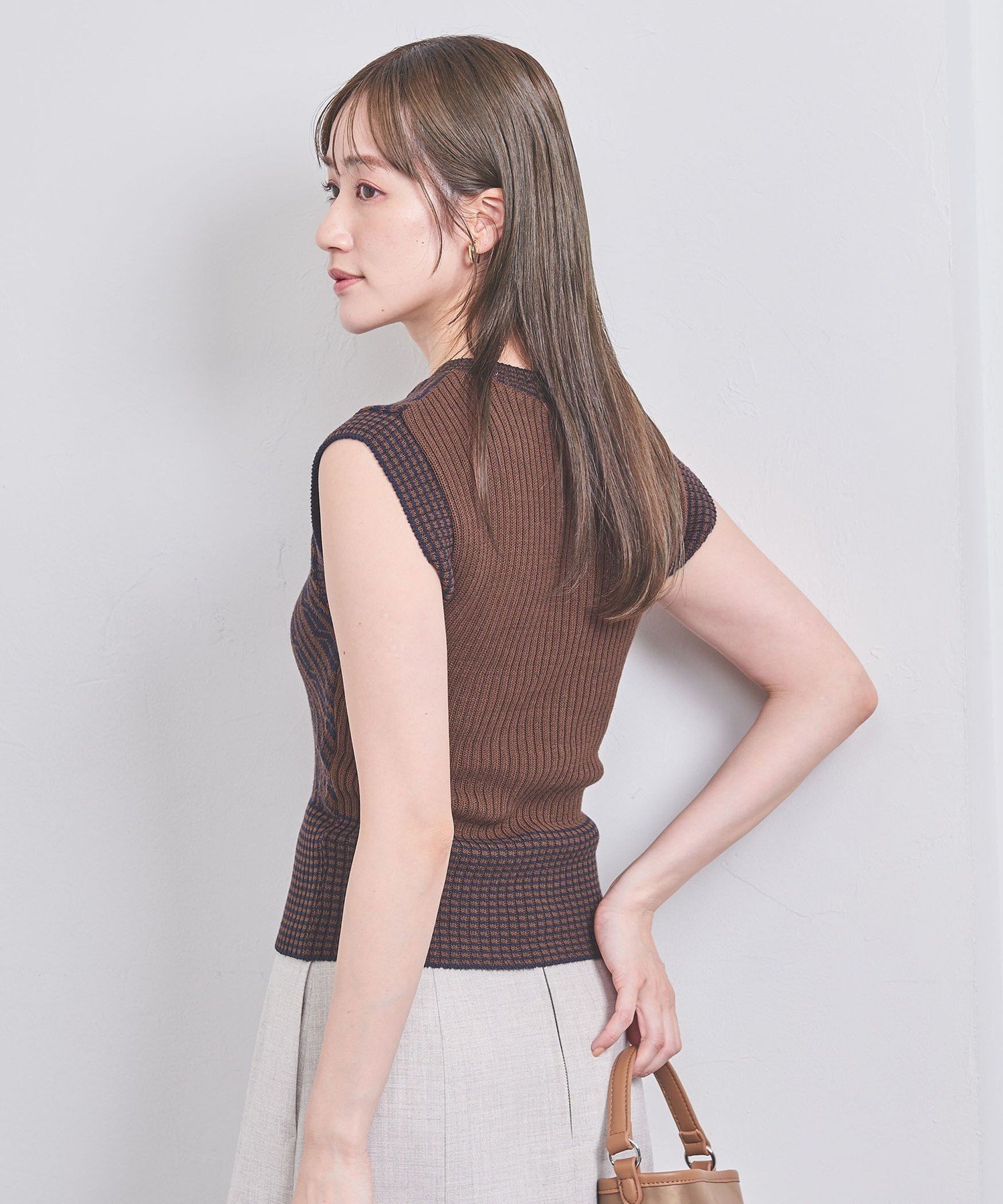 【その他のブランド/Other】のVネック ノースリーブニット インテリア・キッズ・メンズ・レディースファッション・服の通販 founy(ファニー) 　ファッション　Fashion　レディースファッション　Fashion for Women　トップス・カットソー　Cut & Sew Tops　ニット　Knit Tops & Sweaters　キャミソール&ノースリーブ　Camisoles & Sleeveless Tops　Vネックトップス　V-Neck Tops / V-Cut Neckline Shirts　おすすめ　Recommended / Our Picks　コンパクト　Compact, Small Size　ジャカード／ジャガード　Jacquard, Woven Pattern　ノースリーブ　Sleeveless, No-Sleeve　バランス　Balance, Style Balance　ボーダー　Border, Stripe　ロング　Long, Long-Length　DK.BROWN|ID: prp329100004601364 ipo3291000000032714878