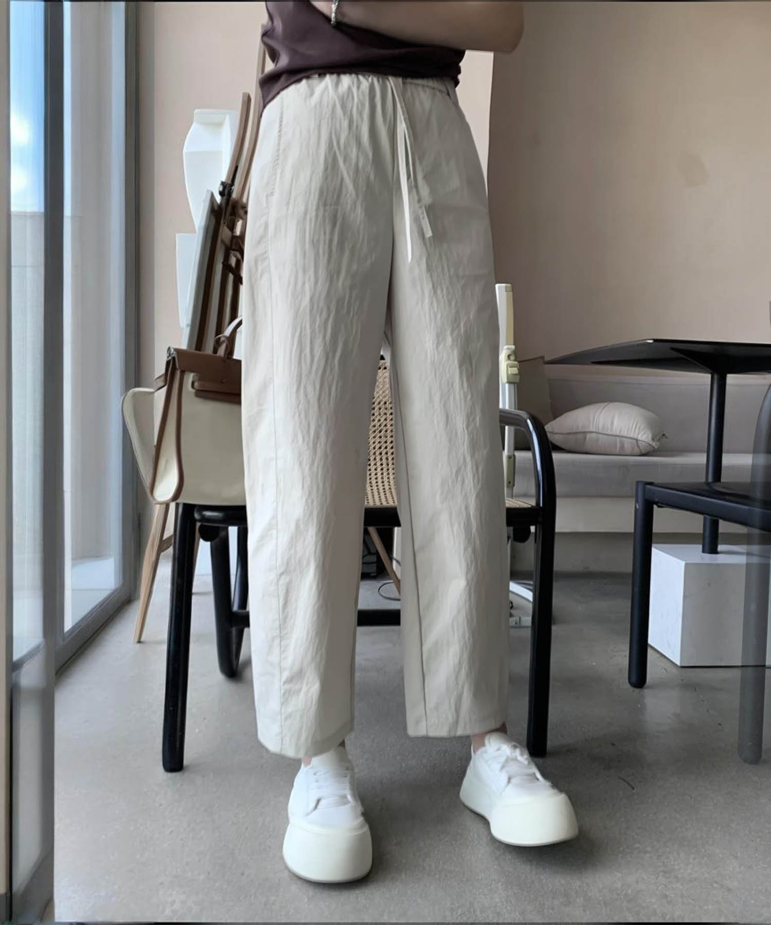 【その他のブランド/Other】の【DECADE CLASSIC】リラックステーパードパンツ インテリア・キッズ・メンズ・レディースファッション・服の通販 founy(ファニー) 　ファッション　Fashion　レディースファッション　Fashion for Women　パンツ　Pants & Trousers　シンプル　Simple, Minimal　ジャケット　Jacket, Outerwear　ストレッチ　Stretch, Stretchy Fabric　スニーカー　Sneakers, Trainers　ドローストリング　Drawstring, Pull Cord　フィット　Fit, Slim Fit　リラックス　Relax, Relaxed Fit　軽量　Lightweight, Ultra Light　オフホワイト|ID: prp329100004601442 ipo3291000000032715487
