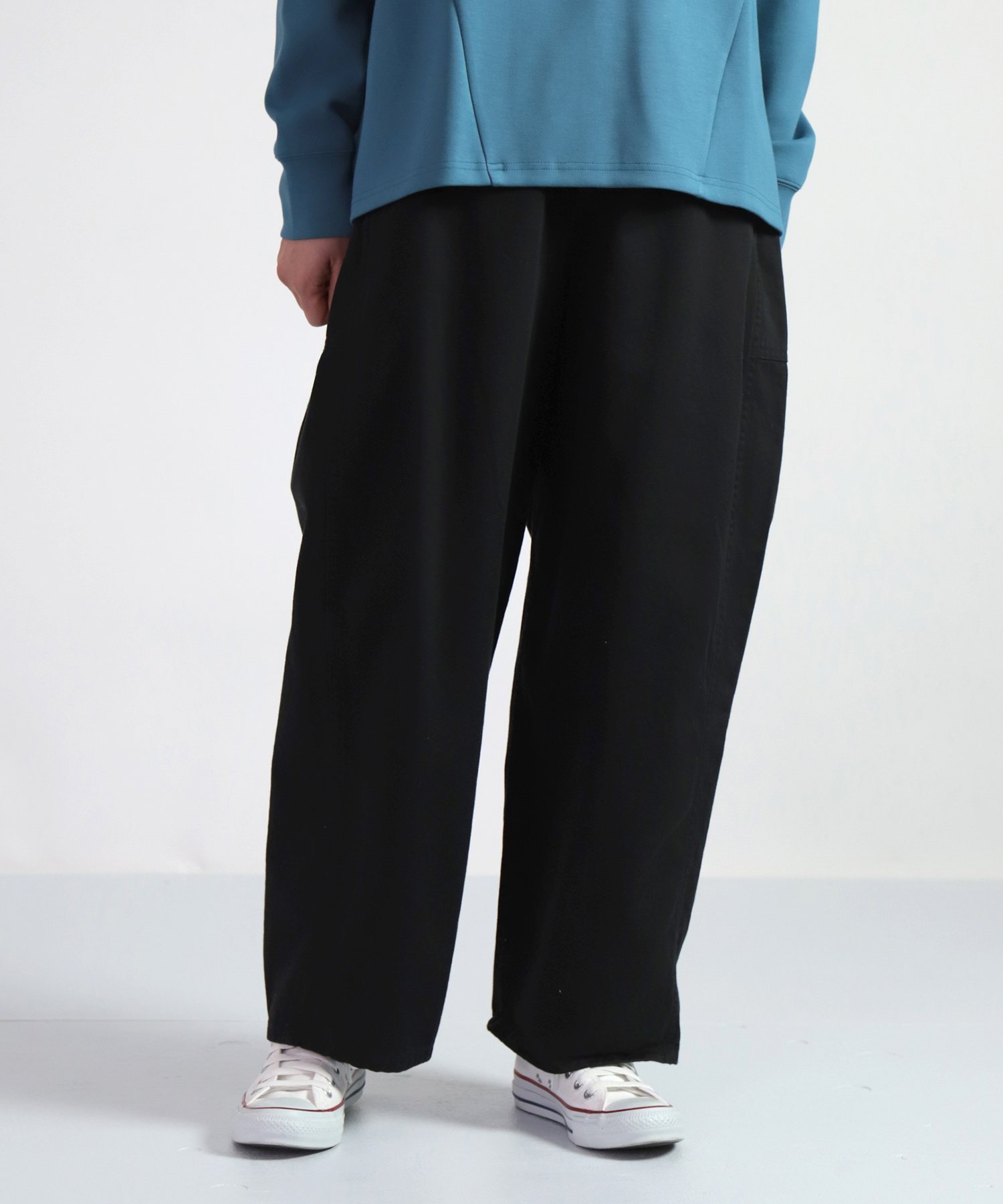 【ドミンゴ/DOMINGO】のボリュームチノパンツ 人気、トレンドファッション・服の通販 founy(ファニー) 　ファッション　Fashion　レディースファッション　Fashion for Women　パンツ　Pants & Trousers　くるぶし　Ankle-Length　コンパクト　Compact, Small Size　サンダル　Sandals, Summer Shoes　スニーカー　Sneakers, Trainers　テーパード　Tapered, Tapered Pants　ドローコード　Drawcord, Drawstring Cord　フィット　Fit, Slim Fit　フォルム　Silhouette, Form　ベスト　Vest, Waistcoat　ポケット　Pocket, Pocket Detail　リラックス　Relax, Relaxed Fit　ループ　Loop, Loop Knit　夏　Summer　 other-1|ID: prp329100004601448 ipo3291000000032715554