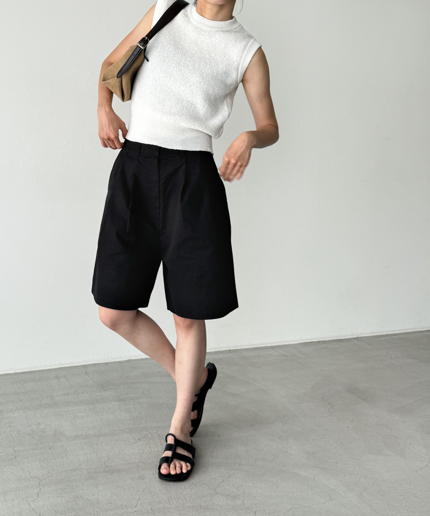 【キャナルジーン/CANAL JEAN】のMAYSEVEN ダブルタックハーフパンツ インテリア・キッズ・メンズ・レディースファッション・服の通販 founy(ファニー) 　ファッション　Fashion　レディースファッション　Fashion for Women　パンツ　Pants & Trousers　ショートパンツ・ハーフパンツ　High-Waisted & Relaxed Shorts　おすすめ　Recommended / Our Picks　コンパクト　Compact, Small Size　タンク　Tank Top, Sleeveless Top　ダブル　Double, Double-Breasted　ハーフ　Half, Half-Length　ポケット　Pocket, Pocket Detail　ワイド　Wide, Wide Fit　ブラック|ID: prp329100004602110 ipo3291000000032721257