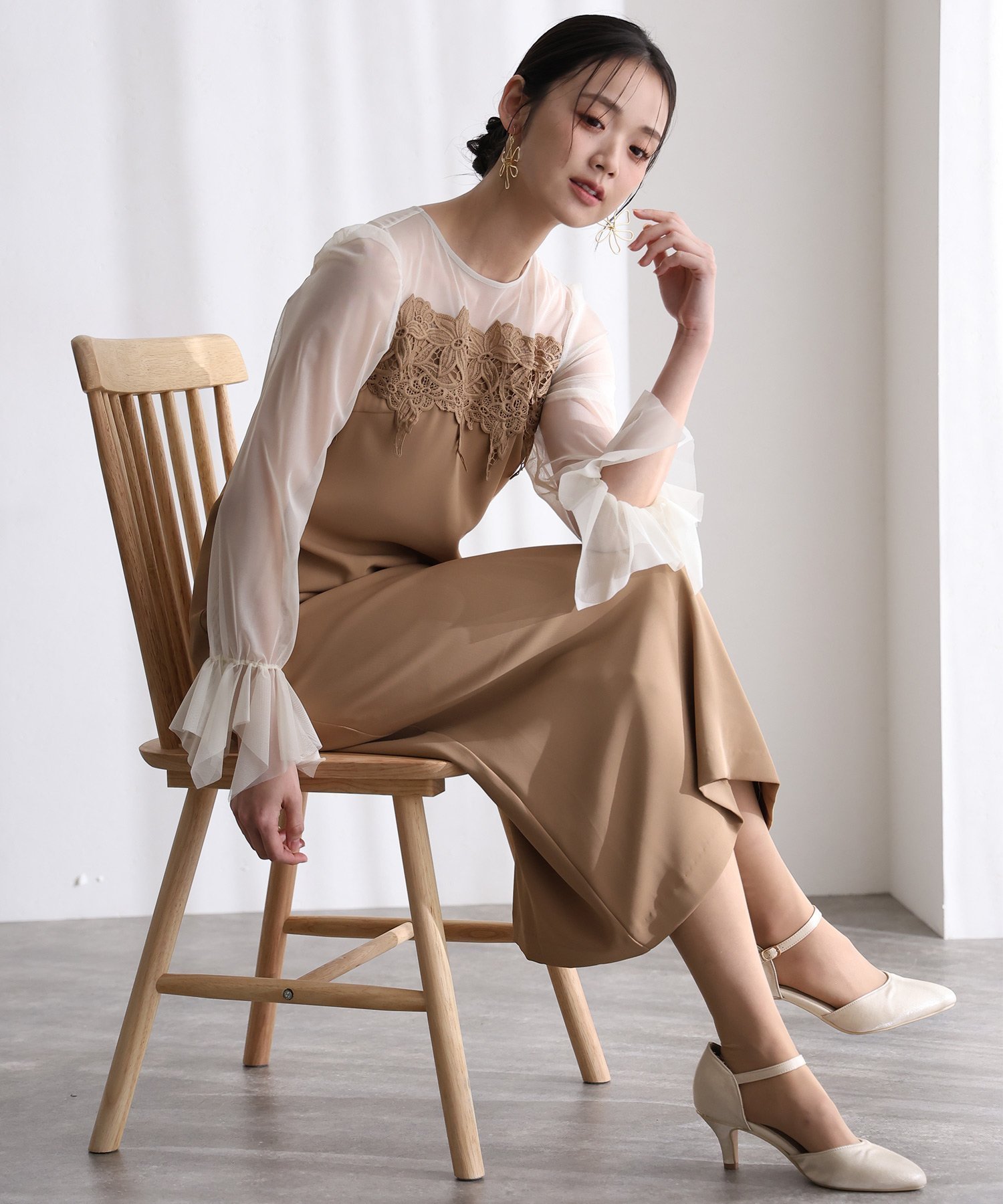【プールヴー/PourVous】のケミカルレース変形ベルスリーブIライン結婚式オケージョンドレスパーティードレス インテリア・キッズ・メンズ・レディースファッション・服の通販 founy(ファニー) 　ファッション　Fashion　レディースファッション　Fashion for Women　ワンピース　Dresses　フォーマル・パーティードレス・結婚式用ドレス　Elegant & Casual Dresses　おすすめ　Recommended / Our Picks　エレガント 上品　Elegant　ケミカル　Chemical, Chemical Wash　スリーブ　Sleeve, Long Sleeve / Short Sleeve　セレモニー　Ceremony　チュール　Tulip, Tulip Motif　デコルテ　Décolleté, Neckline　ドレス　Dress, One-Piece　フェミニン　Feminine, Girly　レース　Lace, Lace Fabric　二次会　After Party　結婚式　Wedding　キャメル|ID: prp329100004602140 ipo3291000000032721608