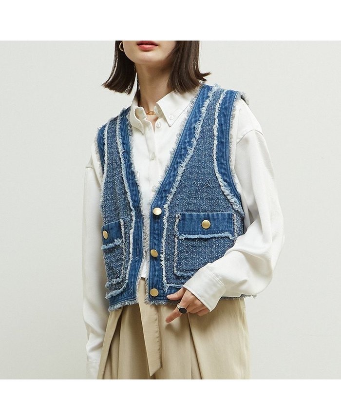 【その他のブランド/Other】のデニムツイード見え加工ベスト インテリア・キッズ・メンズ・レディースファッション・服の通販 founy(ファニー) https://founy.com/ ファッション Fashion レディースファッション Fashion for Women アウター Coat / Outerwear Collection トップス・カットソー Cut & Sew Tops ベスト&ジレ / 重ね着スタイル Vests & Gilets コンパクト Compact, Small Size ツイード Twill, Twill Weave デニム Denim, Jeans Material トレンド Trend, Trending Now ベスト Vest, Waistcoat ワンポイント One Point, Statement Accent |ID: prp329100004602196 ipo3291000000032721968