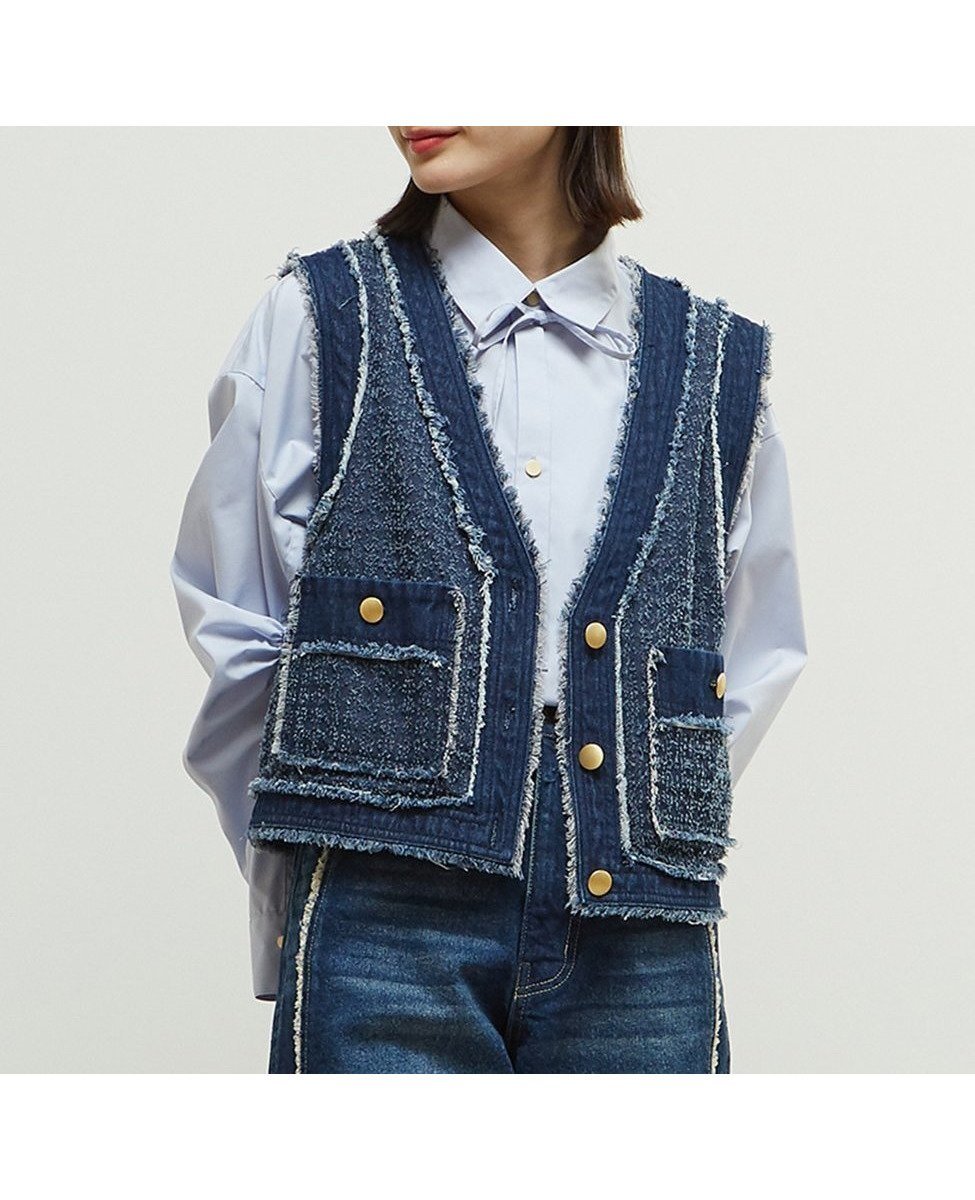 【その他のブランド/Other】のデニムツイード見え加工ベスト インテリア・キッズ・メンズ・レディースファッション・服の通販 founy(ファニー) 　ファッション　Fashion　レディースファッション　Fashion for Women　アウター　Coat / Outerwear Collection　トップス・カットソー　Cut & Sew Tops　ベスト&ジレ / 重ね着スタイル　Vests & Gilets　コンパクト　Compact, Small Size　ツイード　Twill, Twill Weave　デニム　Denim, Jeans Material　トレンド　Trend, Trending Now　ベスト　Vest, Waistcoat　ワンポイント　One Point, Statement Accent　インディゴブルー|ID: prp329100004602196 ipo3291000000032721973
