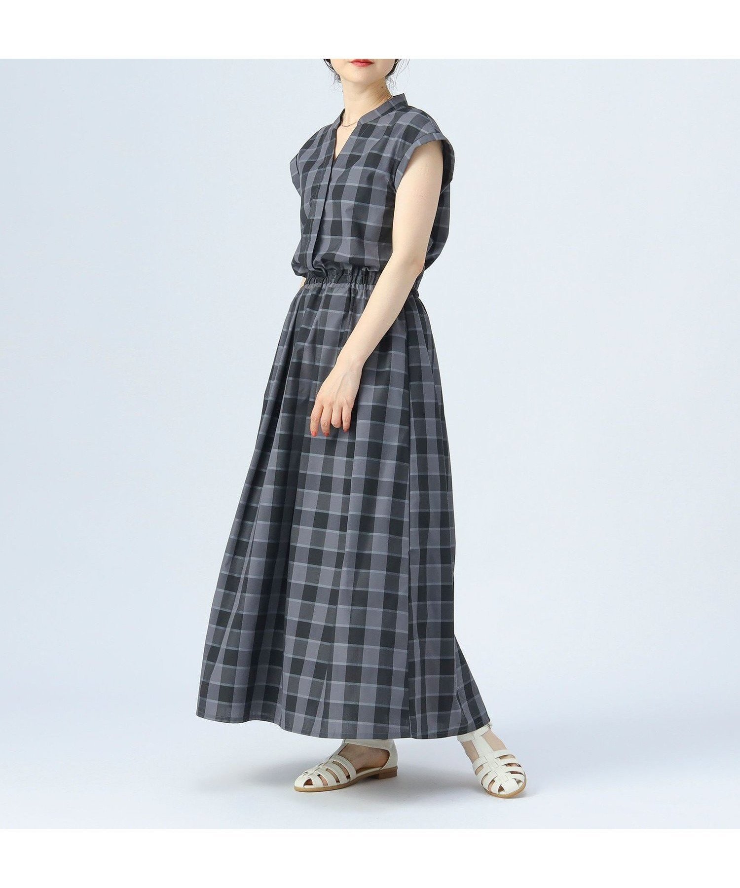 【ビームス ハート/BEAMS HEART】のギンガムチェック スキッパー フレアワンピース インテリア・キッズ・メンズ・レディースファッション・服の通販 founy(ファニー) 　ファッション　Fashion　レディースファッション　Fashion for Women　ワンピース　Dresses　ウェーブ　Wavy Pattern　エレガント 上品　Elegant　ギャザー　Gathered, Ruffled　ギンガム　Gingham, Gingham Fabric　サンダル　Sandals, Summer Shoes　スキッパー　Skipper, Open Collar　ストレート　Straight, Straight Cut　スリーブ　Sleeve, Long Sleeve / Short Sleeve　チェック　Check, Plaid, Tartan　フレア　Flare, Flared　フレンチ　French, French Style　おすすめ　Recommended / Our Picks　GREY|ID: prp329100004602329 ipo3291000000032724067