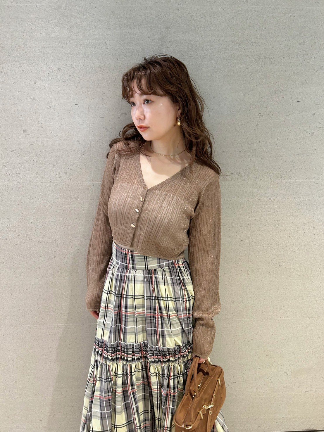 【リリーブラウン/Lily Brown】のシアーニットカーディガン インテリア・キッズ・メンズ・レディースファッション・服の通販 founy(ファニー) 　雑誌掲載アイテム　Magazine Picks & Fashion Features　ファッション雑誌　Fashion Magazines　スウィート　Sweet　ヴィヴィ　ViVi　ファッション　Fashion　レディースファッション　Fashion for Women　トップス・カットソー　Cut & Sew Tops　ニット　Knit Tops & Sweaters　カーディガン・羽織り　Layered Style Cardigans　3月号　March Issue　4月号　April Issue　オレンジ　Orange　クロップド　Cropped, Short Length　シンプル　Simple, Minimal　ランダム　Random, Irregular　エレガント 上品　Elegant　春　Spring　雑誌　Magazine, Fashion Magazine　MOC[056]|ID: prp329100004602393 ipo3291000000032725937