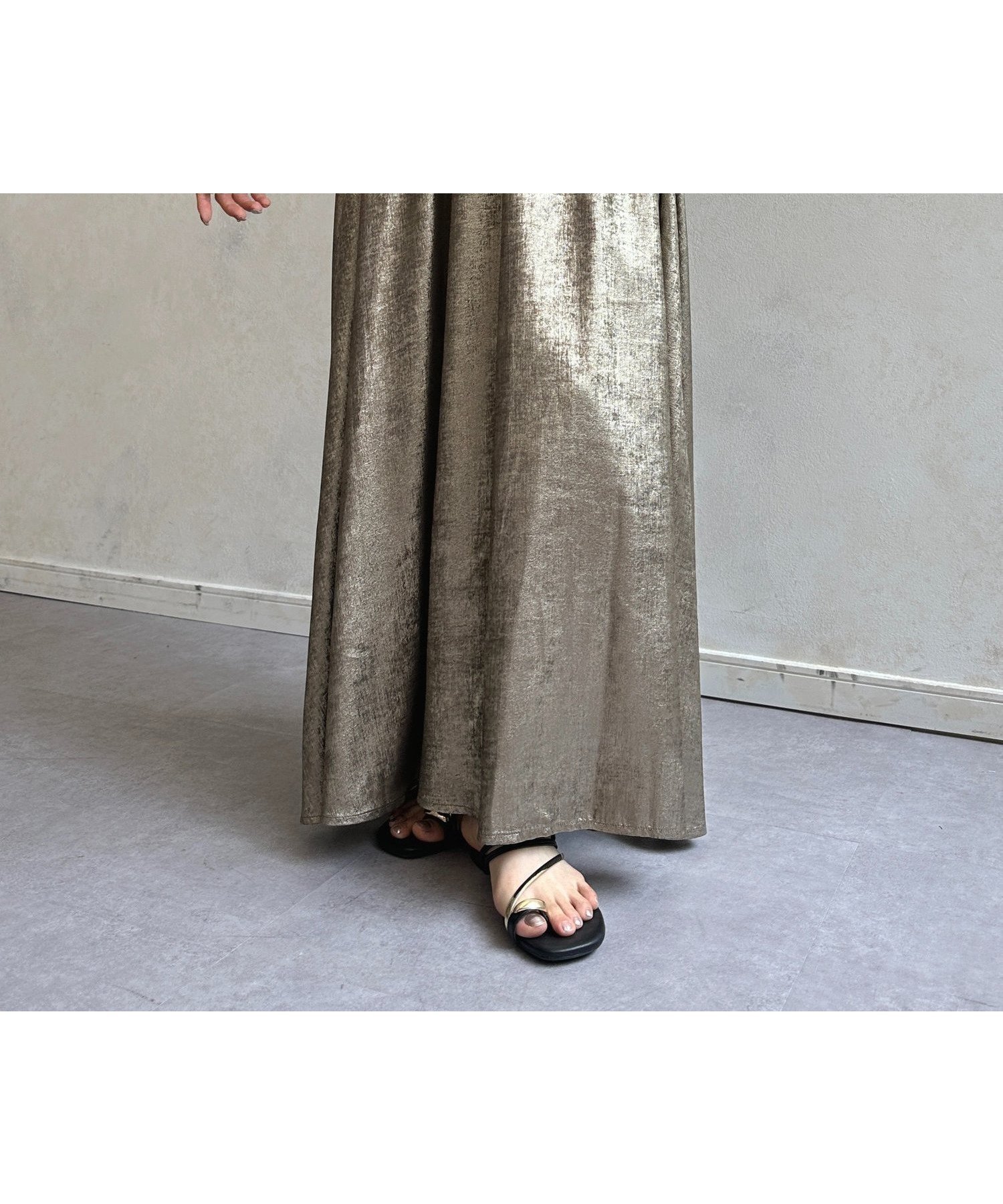 【ゼヴォン/Thevon】のシャイニーサテンロングスカート 人気、トレンドファッション・服の通販 founy(ファニー) 　ファッション　Fashion　レディースファッション　Fashion for Women　スカート　Skirts　ロングスカート　Long Skirts / Maxi & Midi Skirts　2025年　2025　2025春夏・S/S　Spring/Summer 2025 SS25　おすすめ　Recommended / Our Picks　とろみ　Fluid, Flowy Fabric　エレガント 上品　Elegant　サテン　Satin, Glossy Fabric　ドレープ　Drape, Draping Fabric　ミックス　Mix, Mixed Style　ロング　Long, Long-Length　 other-1|ID: prp329100004602433 ipo3291000000032726455