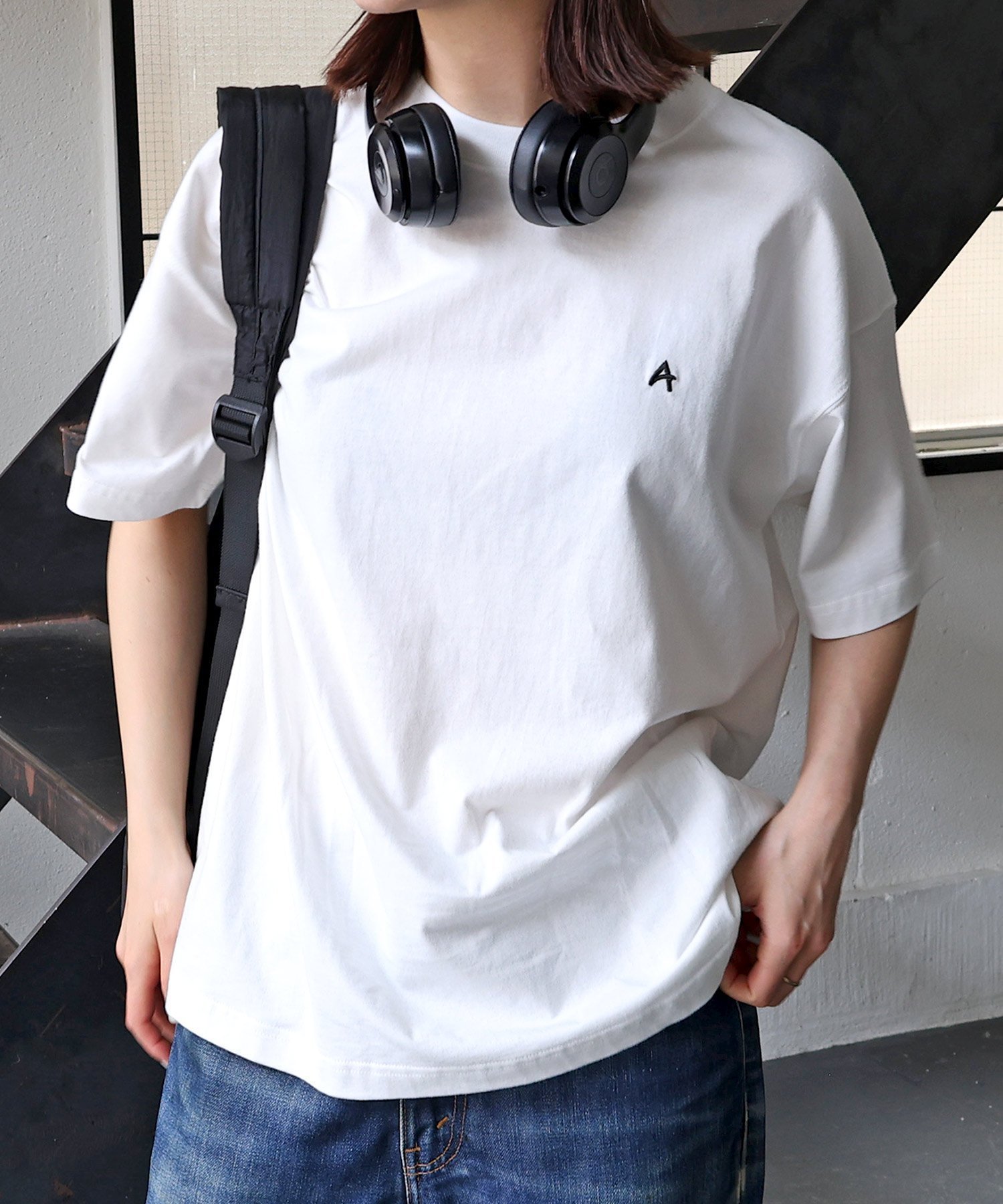 【アンドミー/andme】のワンポイント エンブロイダリー ロゴ 無地 Tシャツ ANME アンメ インテリア・キッズ・メンズ・レディースファッション・服の通販 founy(ファニー) 　ファッション　Fashion　レディースファッション　Fashion for Women　トップス・カットソー　Cut & Sew Tops　シャツ・ブラウス・オフィスカジュアル　Elegant Blouses & Button-Ups　ロングTシャツ・Tシャツ　Longline T-Shirts & Tees　アンダー　Underwear Essentials　エンブロイダリー　Embroidery Design　シンプル　Simple, Minimal　ワンポイント　One Point, Statement Accent　別注　Limited Edition, Custom Order　無地　Plain, Solid Color　オフホワイト|ID: prp329100004602438 ipo3291000000033833606
