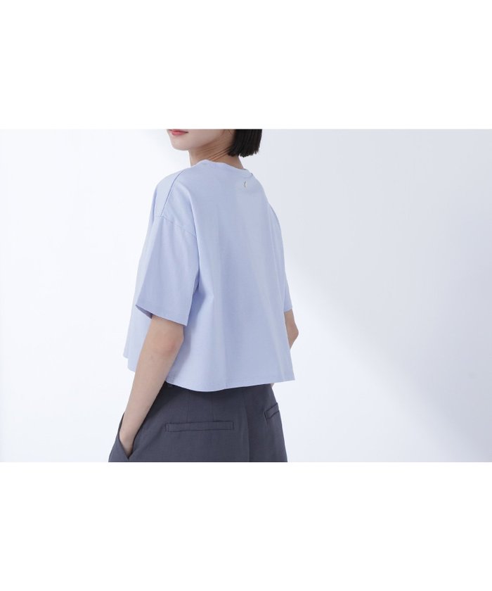 【ナチュラル ビューティー ベーシック/NATURAL BEAUTY BASIC】のメタルポイントクロップドTシャツ インテリア・キッズ・メンズ・レディースファッション・服の通販 founy(ファニー) https://founy.com/ ファッション Fashion レディースファッション Fashion for Women トップス・カットソー Cut & Sew Tops シャツ・ブラウス・オフィスカジュアル Elegant Blouses & Button-Ups ロングTシャツ・Tシャツ Longline T-Shirts & Tees サークル Circle, Round Design シンプル Simple, Minimal フォルム Silhouette, Form プレート Plate, Dish メタル Metal, Metal Parts |ID: prp329100004602442 ipo3291000000032726582