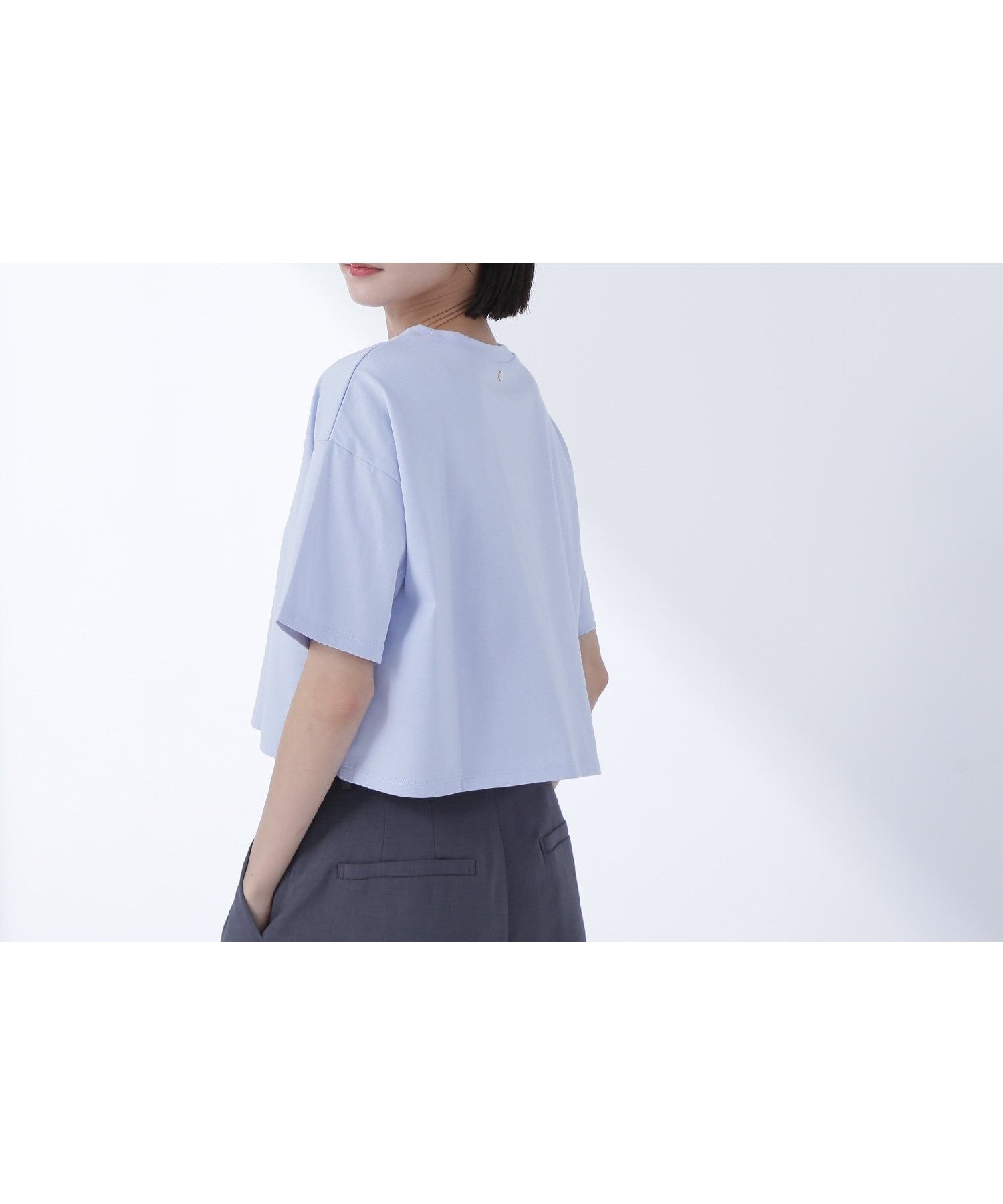 【ナチュラル ビューティー ベーシック/NATURAL BEAUTY BASIC】のメタルポイントクロップドTシャツ 人気、トレンドファッション・服の通販 founy(ファニー) 　ファッション　Fashion　レディースファッション　Fashion for Women　トップス・カットソー　Cut & Sew Tops　シャツ・ブラウス・オフィスカジュアル　Elegant Blouses & Button-Ups　ロングTシャツ・Tシャツ　Longline T-Shirts & Tees　サークル　Circle, Round Design　シンプル　Simple, Minimal　フォルム　Silhouette, Form　プレート　Plate, Dish　メタル　Metal, Metal Parts　 other-1|ID: prp329100004602442 ipo3291000000032726582