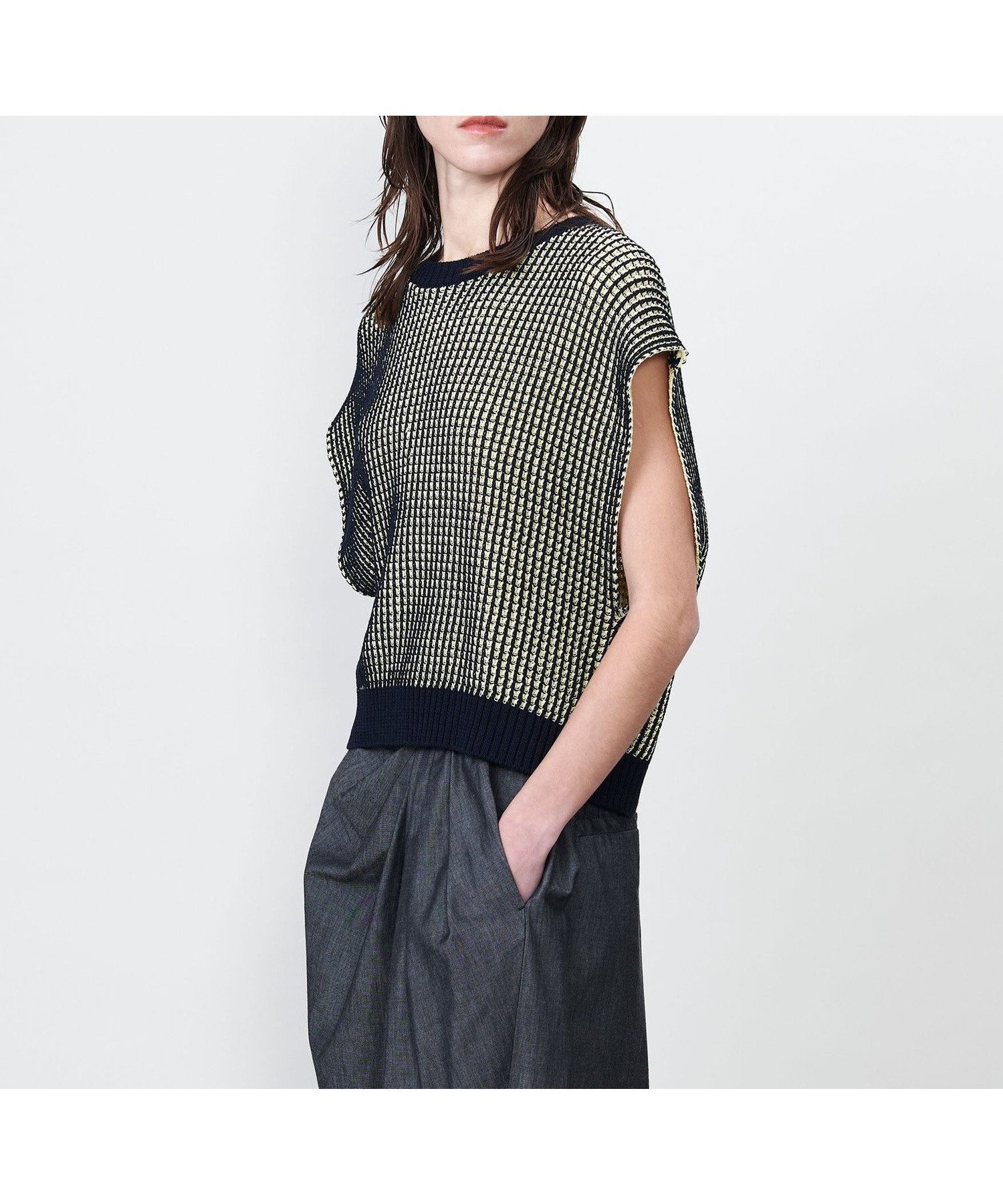 【ユナイテッドアローズ/UNITED ARROWS】のASTRAET 5G クルーネック ノースリーブニット 人気、トレンドファッション・服の通販 founy(ファニー) 　ファッション　Fashion　レディースファッション　Fashion for Women　トップス・カットソー　Cut & Sew Tops　ニット　Knit Tops & Sweaters　キャミソール&ノースリーブ　Camisoles & Sleeveless Tops　ストライプ　Stripe, Striped Pattern　ノースリーブ　Sleeveless, No-Sleeve　バランス　Balance, Style Balance　ボトム　Bottoms, Lower Wear　 other-1|ID: prp329100004602497 ipo3291000000032727212