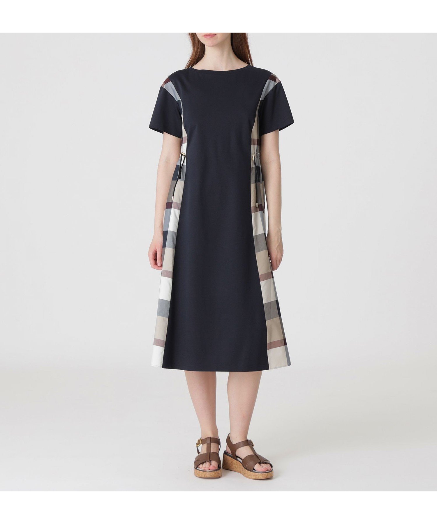 【ブルーレーベル クレストブリッジ/BLUE LABEL CRESTBRIDGE】の【一部店舗限定】コンパクトクリアーポンチチェックコンビドレス インテリア・キッズ・メンズ・レディースファッション・服の通販 founy(ファニー) 　ファッション　Fashion　レディースファッション　Fashion for Women　ワンピース　Dresses　フォーマル・パーティードレス・結婚式用ドレス　Elegant & Casual Dresses　コンビ　Combo, Combination Style　スピンドル　Spindle, Drawcord　スポーティ　Sporty, Casual Athletic　チェック　Check, Plaid, Tartan　ドレス　Dress, One-Piece　フィット　Fit, Slim Fit　フレア　Flare, Flared　ネイビー|ID: prp329100004602553 ipo3291000000032728361