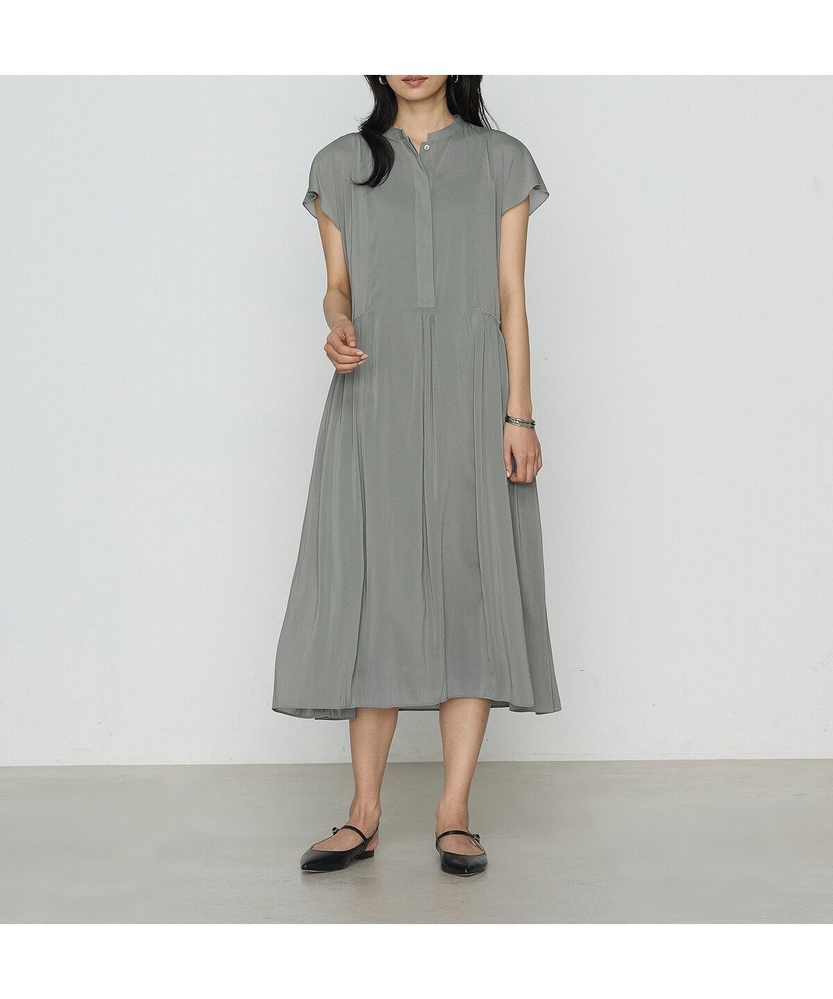 【コムサ/COMME CA】のシャンブレーカッセン シャツドレス インテリア・キッズ・メンズ・レディースファッション・服の通販 founy(ファニー) 　ファッション　Fashion　レディースファッション　Fashion for Women　トップス・カットソー　Cut & Sew Tops　シャツ・ブラウス・オフィスカジュアル　Elegant Blouses & Button-Ups　ワンピース　Dresses　フォーマル・パーティードレス・結婚式用ドレス　Elegant & Casual Dresses　イエロー　Yellow　ギャザー　Gathered, Ruffled　サマー　Summer, Summer Style　シャンブレー　Chambray, Denim-Like Fabric　シャーリング　Shirring, Ruched　ジャケット　Jacket, Outerwear　スリーブ　Sleeve, Long Sleeve / Short Sleeve　トレンド　Trend, Trending Now　ドレス　Dress, One-Piece　定番　Standard, Basic Item　人気　Popular, Best Seller　バランス　Balance, Style Balance　フェミニン　Feminine, Girly　フレンチ　French, French Style　ベスト　Vest, Waistcoat　モノトーン　Monotone, Black and White　リネン　Linen, Linen Fabric　リラックス　Relax, Relaxed Fit　夏　Summer　20:カーキグリーン|ID: prp329100004602559 ipo3291000000032728463