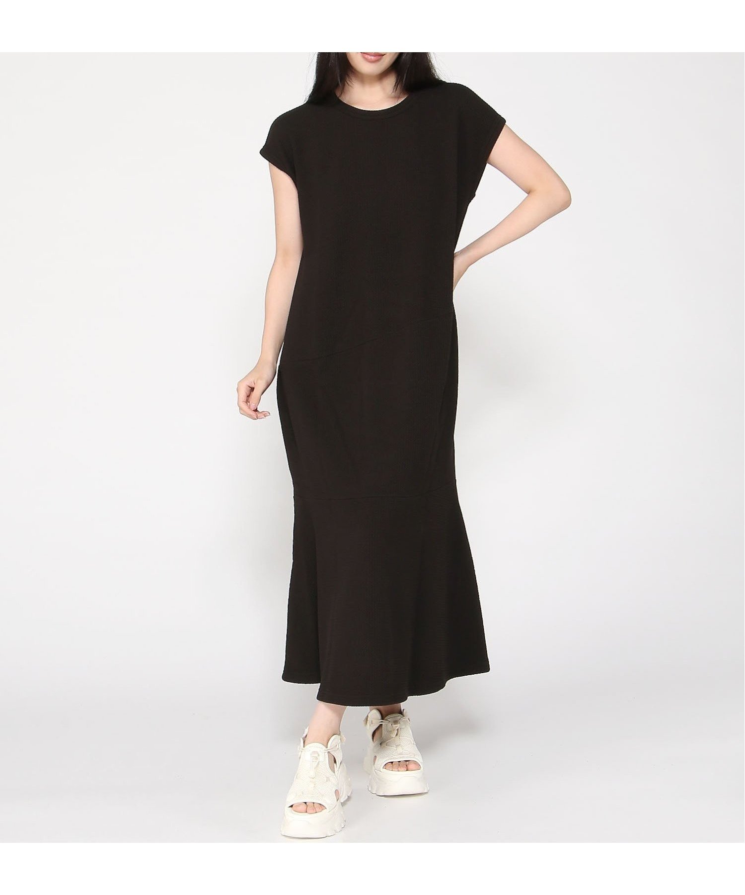 【ゴム/gomme】のバルメイドワンピース インテリア・キッズ・メンズ・レディースファッション・服の通販 founy(ファニー) 　ファッション　Fashion　レディースファッション　Fashion for Women　ワンピース　Dresses　インナー　Innerwear　カーディガン　Cardigan, Knitwear　ショルダー　Shoulder, Shoulder Strap　ストレッチ　Stretch, Stretchy Fabric　ドロップ　Drop Shoulder, Dropped Style　ハイネック　High Neck, Mock Neck　フレア　Flare, Flared　ポケット　Pocket, Pocket Detail　マーメイド　Mermaid, Fishtail Silhouette　リラックス　Relax, Relaxed Fit　ロング　Long, Long-Length　黒|ID: prp329100004602584 ipo3291000000032728748