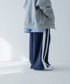 【ローリーズファーム/LOWRYS FARM / KIDS】のラインパンツ 人気、トレンドファッション・服の通販 founy(ファニー) ファッション Fashion キッズファッション Fashion for Kids ボトムス Bottoms ガーリー Girly, Feminine Style スウェット / スエット Sweatshirt, Sweatwear ワイド Wide, Wide Fit thumbnail ネイビー|ID: prp329100004602604 ipo3291000000032729034