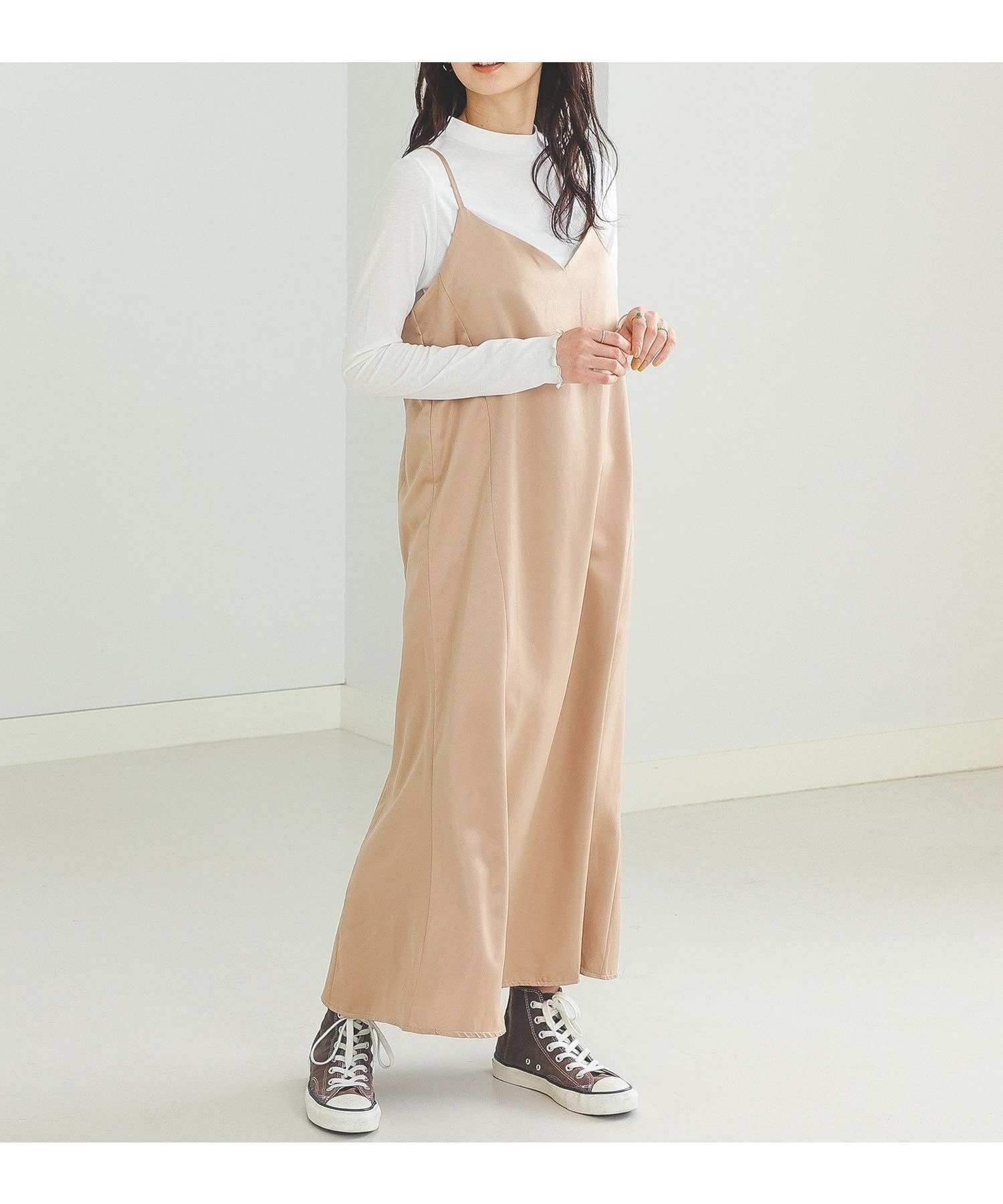 【その他のブランド/Other】のBEAMS HEART / モックネック カットソー*キャミワンピース インテリア・キッズ・メンズ・レディースファッション・服の通販 founy(ファニー) 　ファッション　Fashion　レディースファッション　Fashion for Women　ワンピース　Dresses　キャミソールワンピース　Camisole Dresses　カットソー　Cut and Sewn Top　キャミソール　Camisole, Spaghetti Strap Top　キャミワンピース　Cami Dress, Slip Dress　シンプル　Simple, Minimal　フェミニン　Feminine, Girly　モックネック　Mock Neck, Short Turtleneck　リボン　Ribbon, Bow　レギンス　Leggings, Stretch Pants　BEIGE|ID: prp329100004602618 ipo3291000000032729238