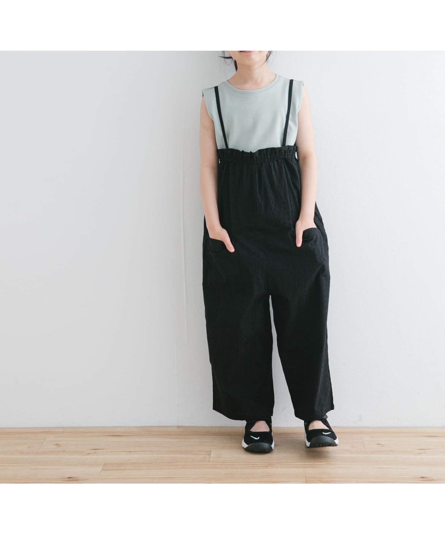 【アーバンリサーチ ドアーズ/URBAN RESEARCH DOORS / KIDS】のフリルバギーキャミサロペット(KIDS) インテリア・キッズ・メンズ・レディースファッション・服の通販 founy(ファニー) 　ファッション　Fashion　キッズファッション　Fashion for Kids　2025年　2025　2025春夏・S/S　Spring/Summer 2025 SS25　インナー　Innerwear　リラックス　Relax, Relaxed Fit　夏　Summer　S/S・春夏　SS, Spring/Summer, Warm Season　BLACK|ID: prp329100004602619 ipo3291000000032729247